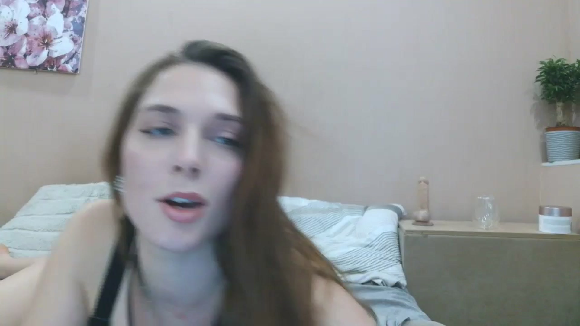 Gallery image thumbnail from HaleyReed's myfreecams stream on, 04/10/2025, 13:45 image 15 of 20