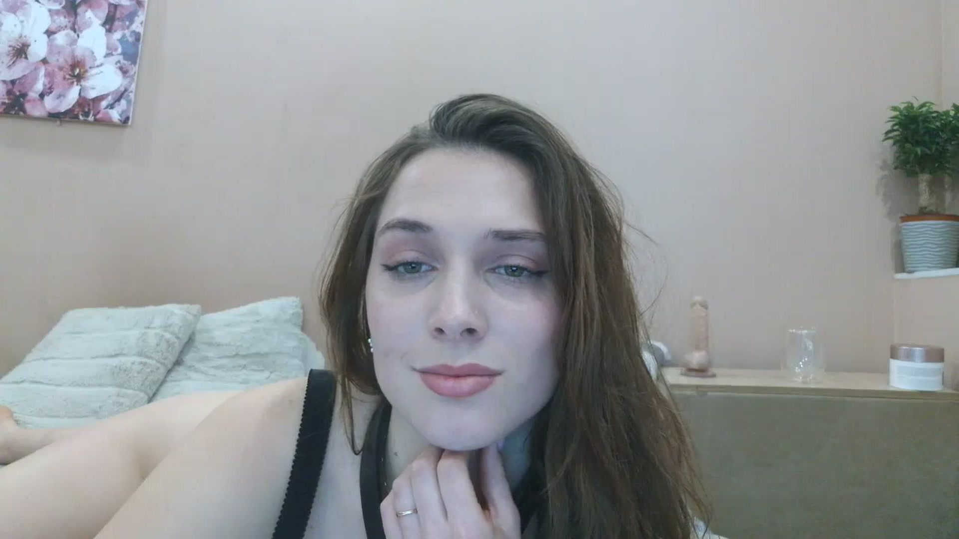 Gallery image thumbnail from HaleyReed's myfreecams stream on, 04/10/2025, 13:45 image 13 of 20