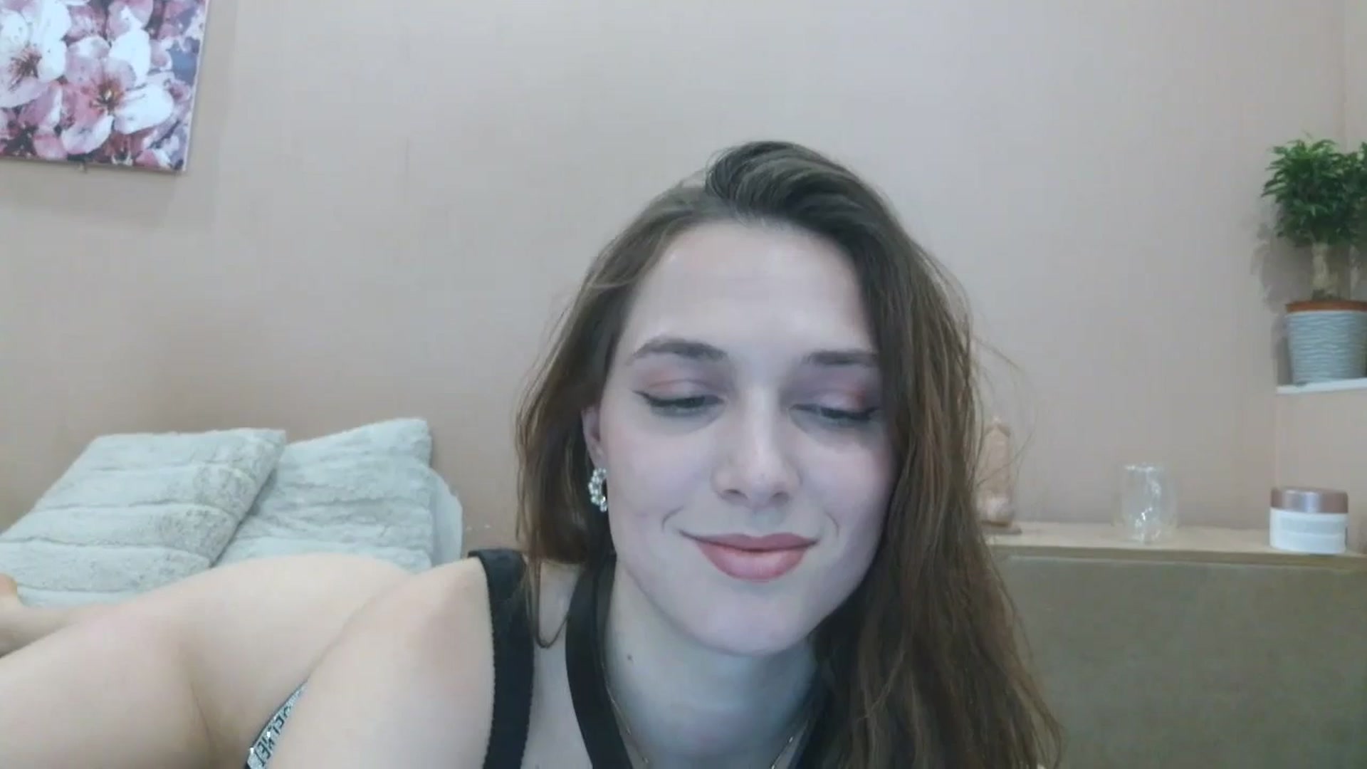 Gallery image thumbnail from HaleyReed's myfreecams stream on, 04/10/2025, 13:45 image 12 of 20