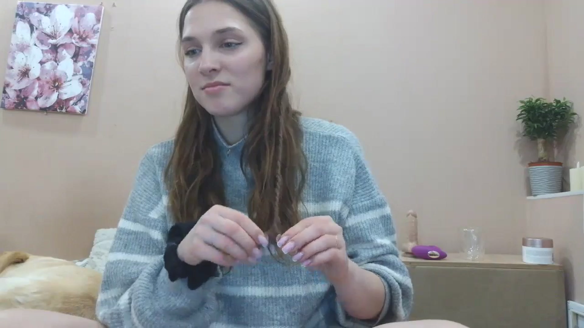 Gallery image thumbnail from HaleyReed's myfreecams stream on, 04/10/2025, 16:09 image 13 of 20