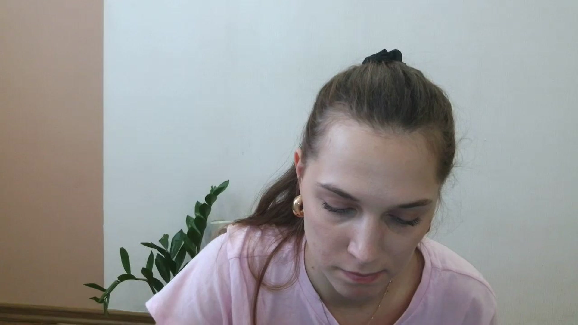 Gallery image thumbnail from HaleyReed's myfreecams stream on, 04/13/2025, 12:03 image 15 of 20