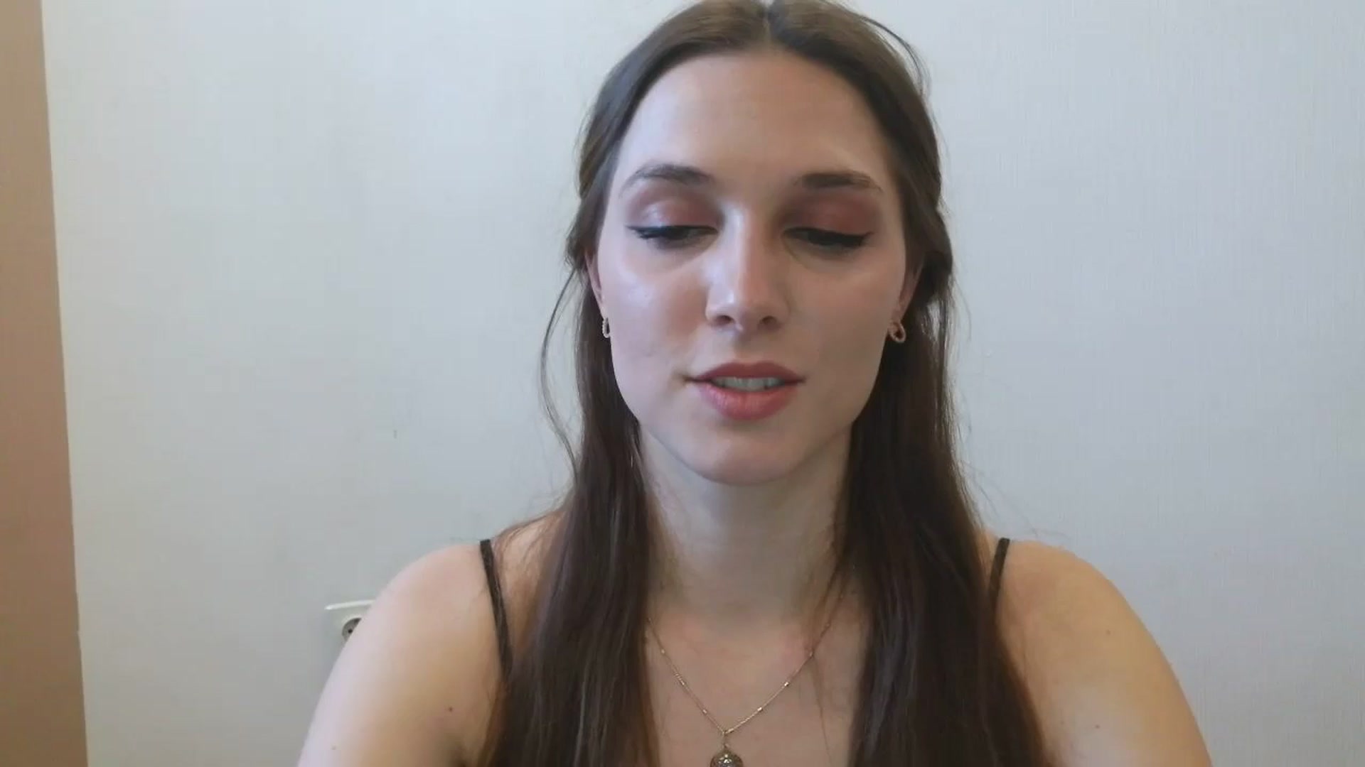 Gallery image thumbnail from HaleyReed's myfreecams stream on, 04/15/2025, 10:34 image 18 of 20