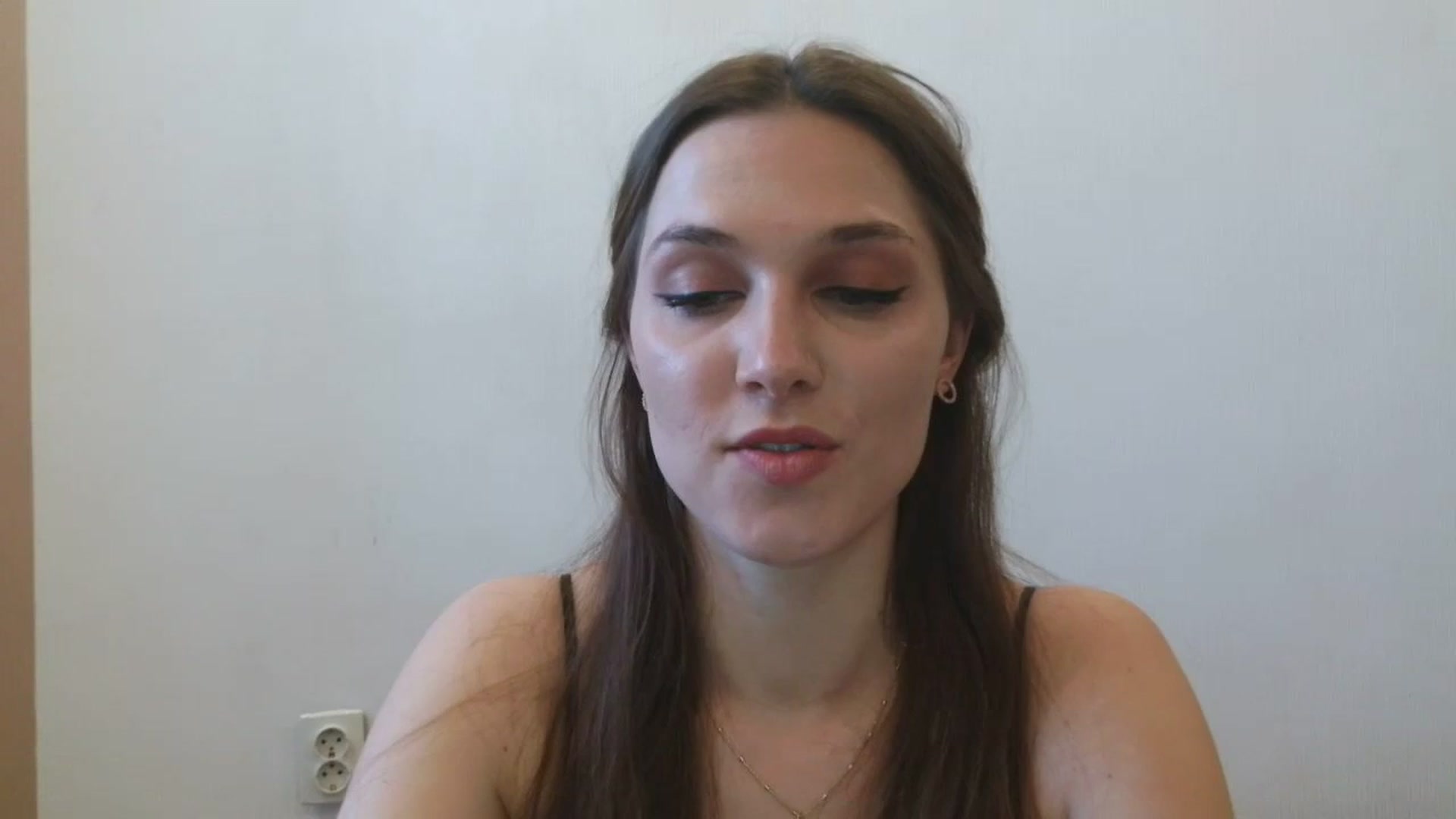 Gallery image thumbnail from HaleyReed's myfreecams stream on, 04/15/2025, 11:22 image 1 of 20