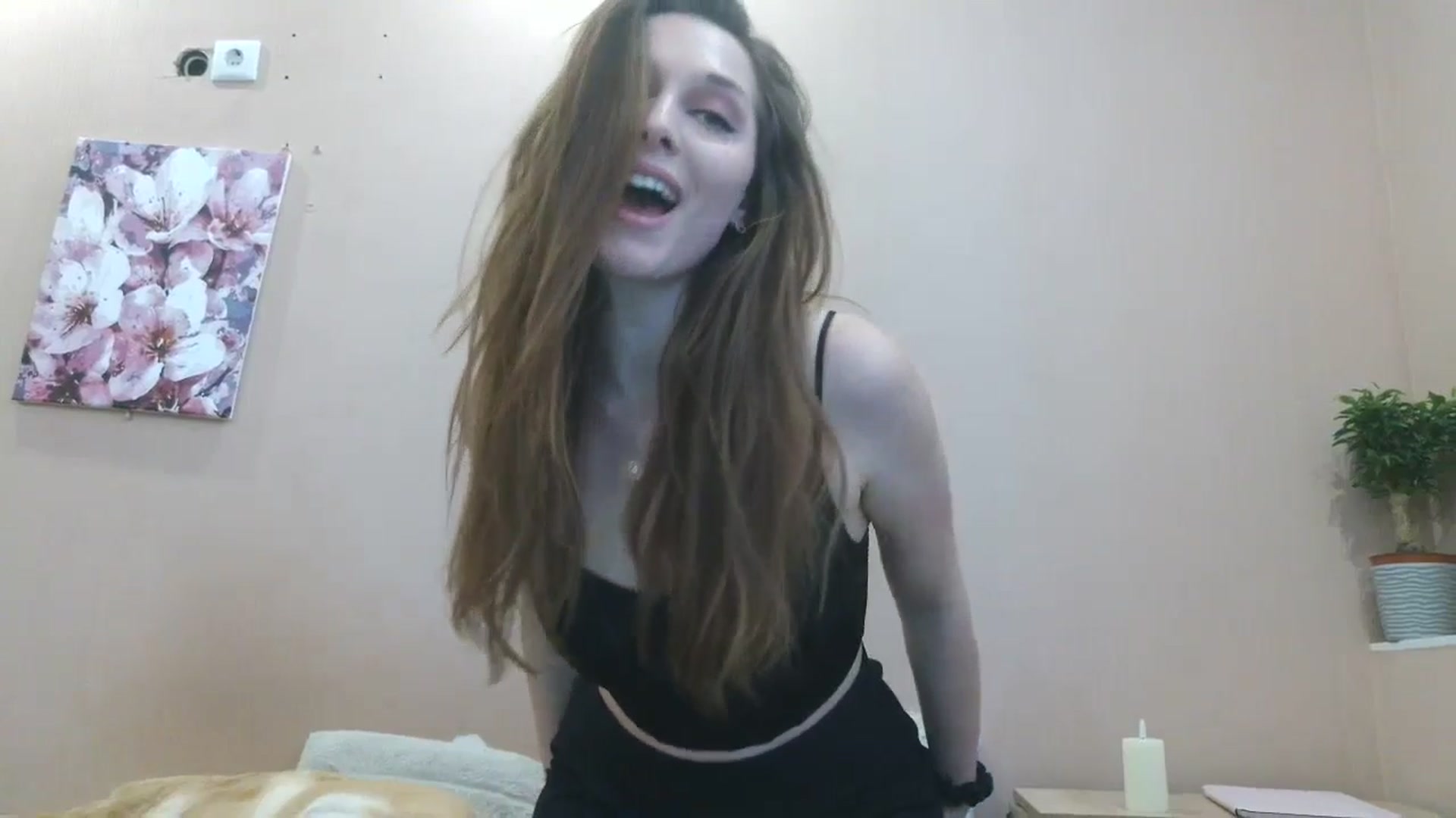 Gallery image thumbnail from HaleyReed's myfreecams stream on, 04/15/2025, 12:10 image 11 of 20