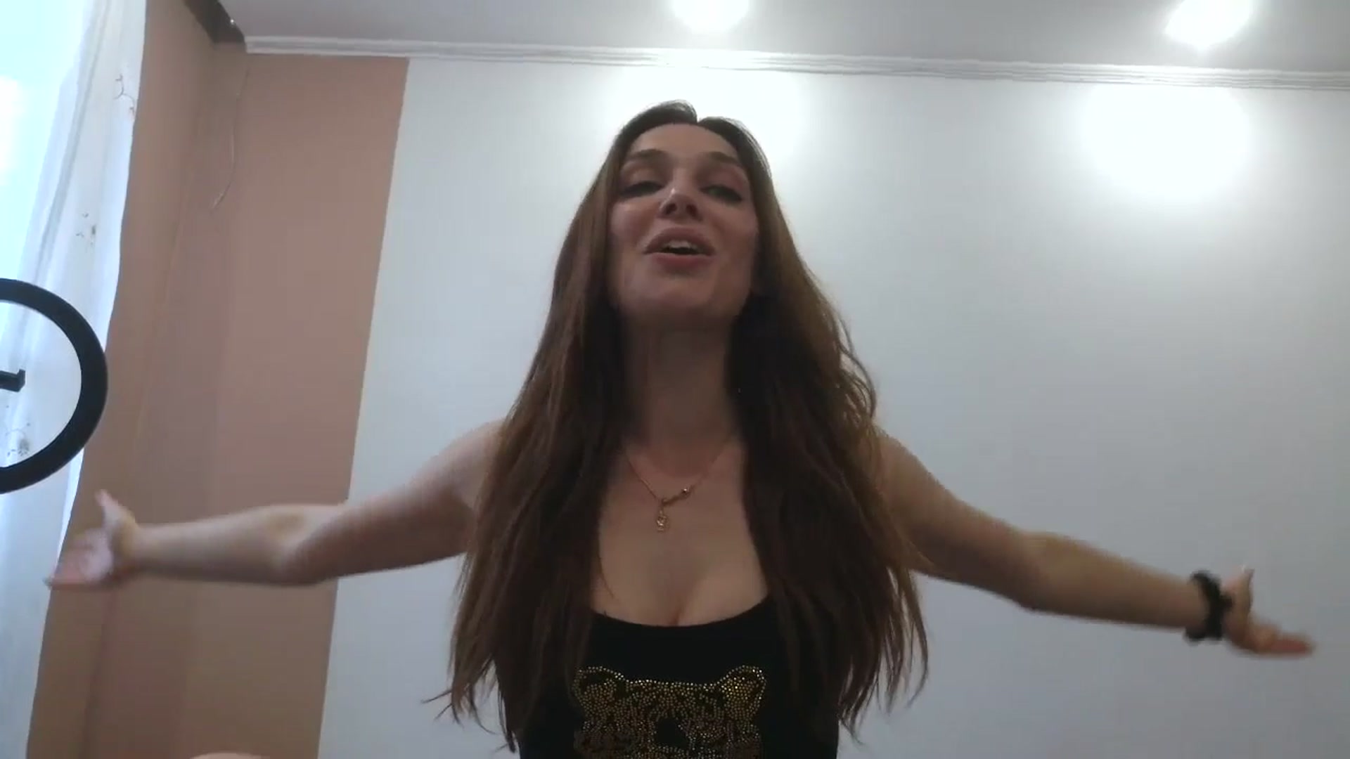 Gallery image thumbnail from HaleyReed's myfreecams stream on, 04/15/2025, 15:08 image 14 of 20