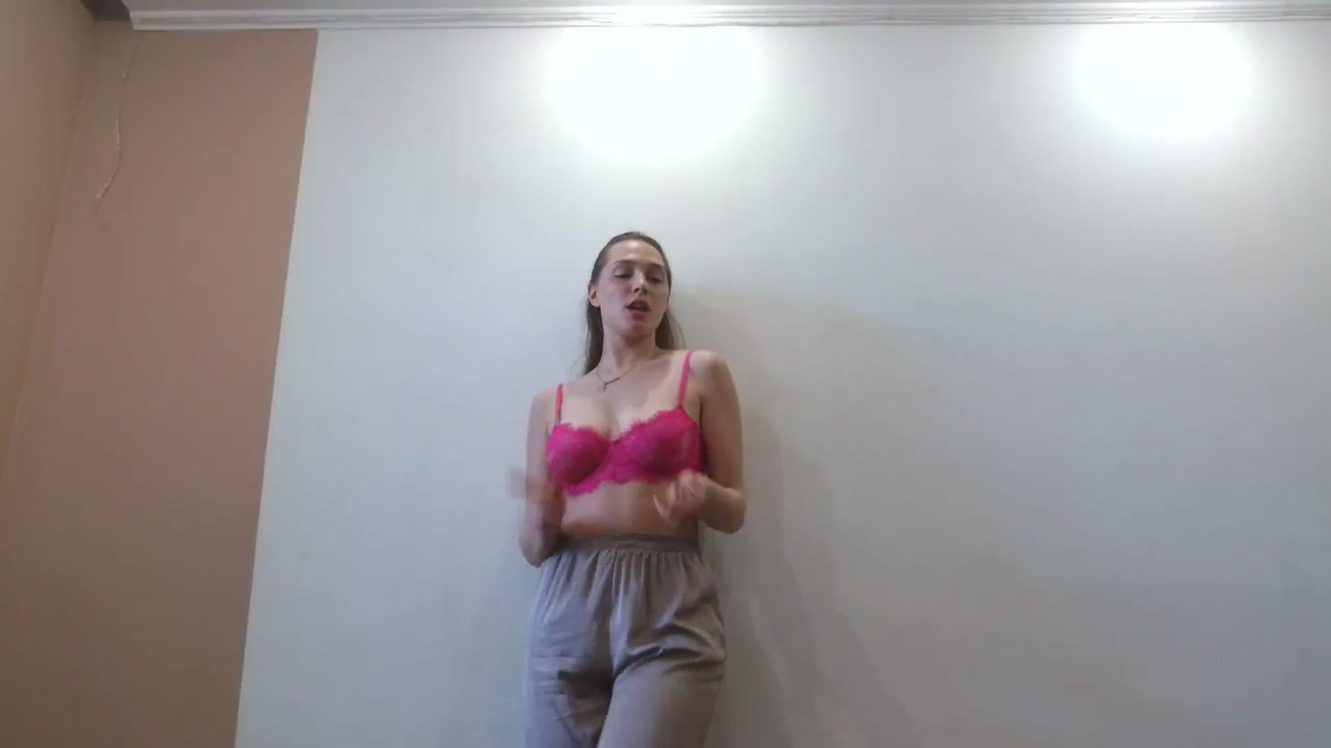 Gallery image thumbnail from HaleyReed's myfreecams stream on, 04/16/2025, 11:51 image 3 of 20