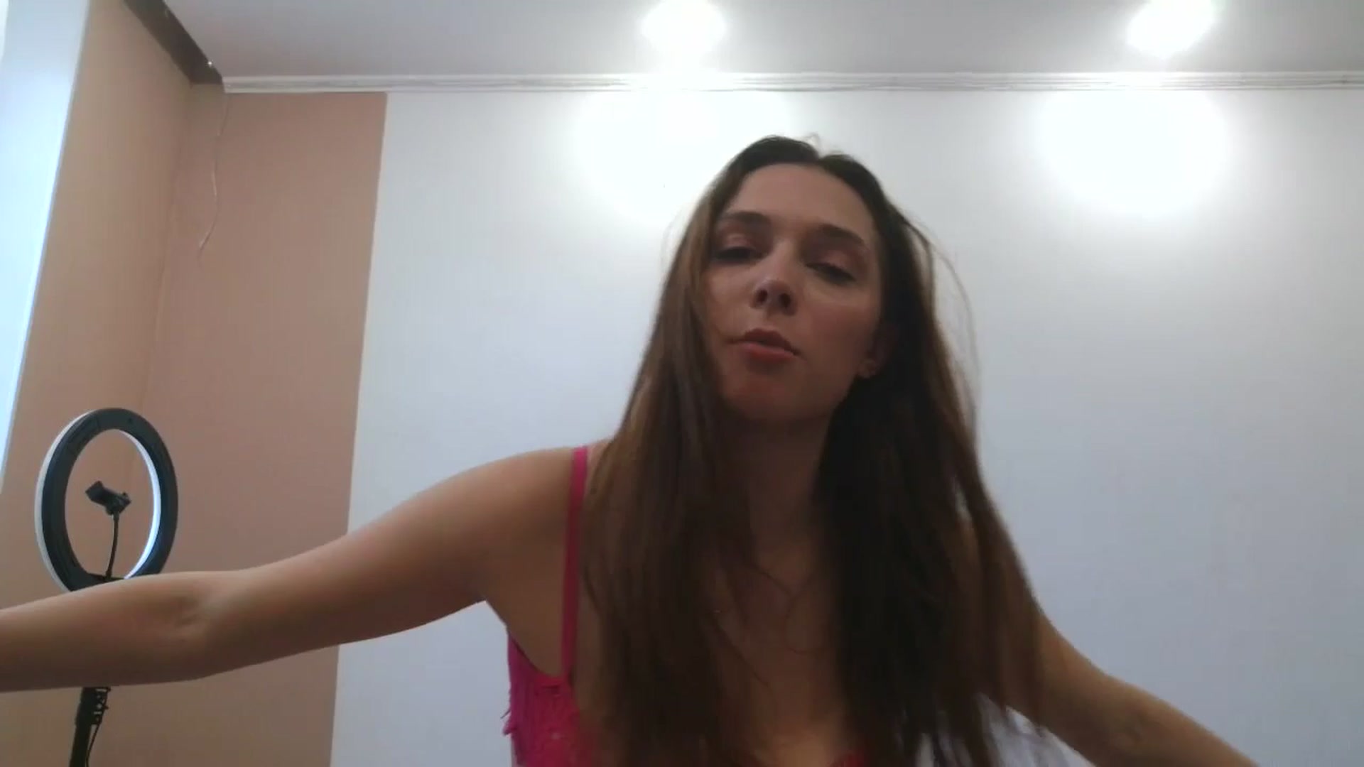 Gallery image thumbnail from HaleyReed's myfreecams stream on, 04/16/2025, 12:56 image 19 of 20