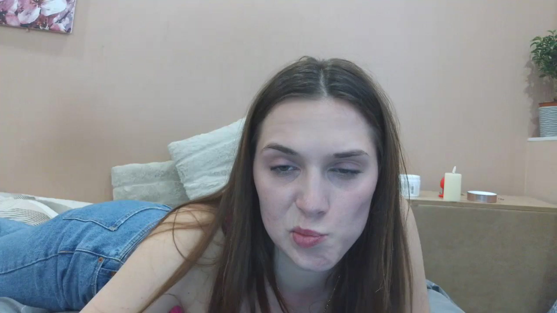 Gallery image thumbnail from HaleyReed's myfreecams stream on, 04/16/2025, 16:07 image 15 of 20