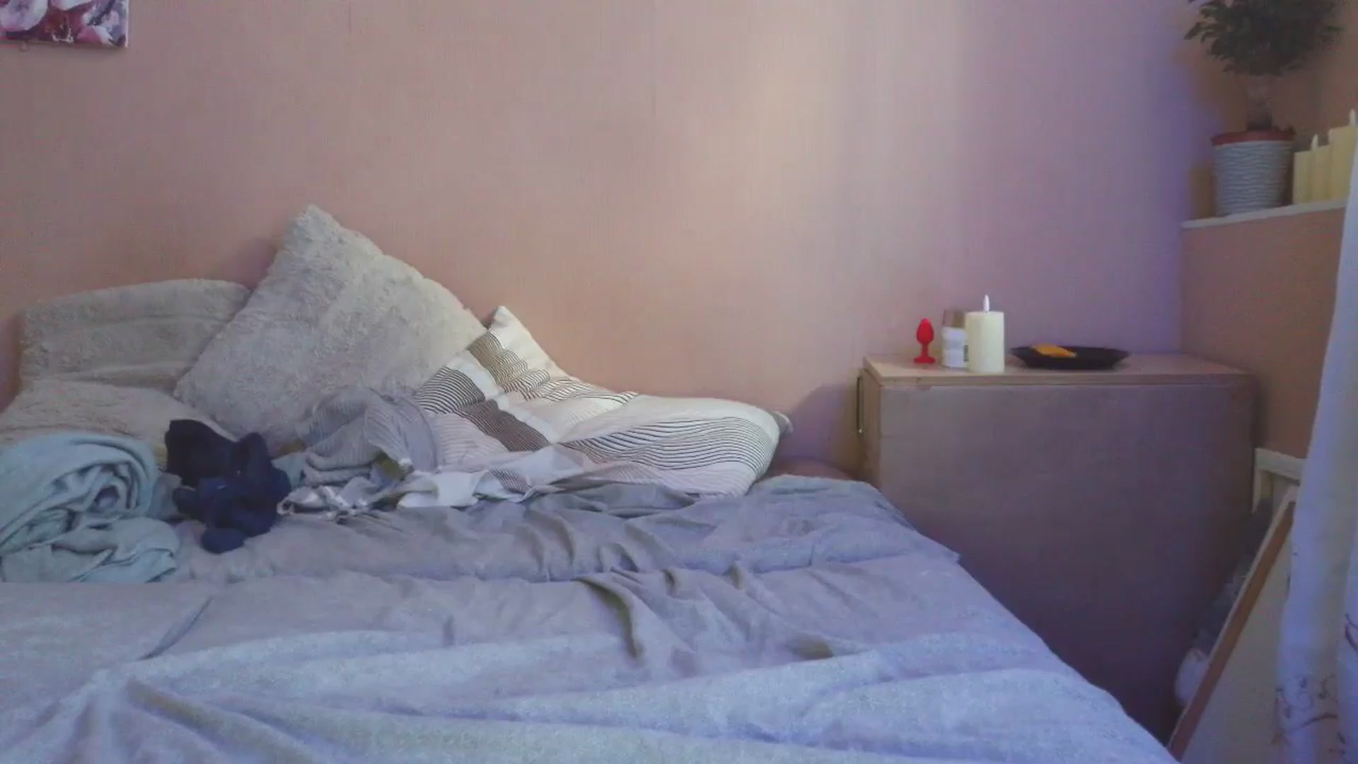 Gallery image thumbnail from HaleyReed's myfreecams stream on, 04/17/2025, 14:09 image 17 of 20