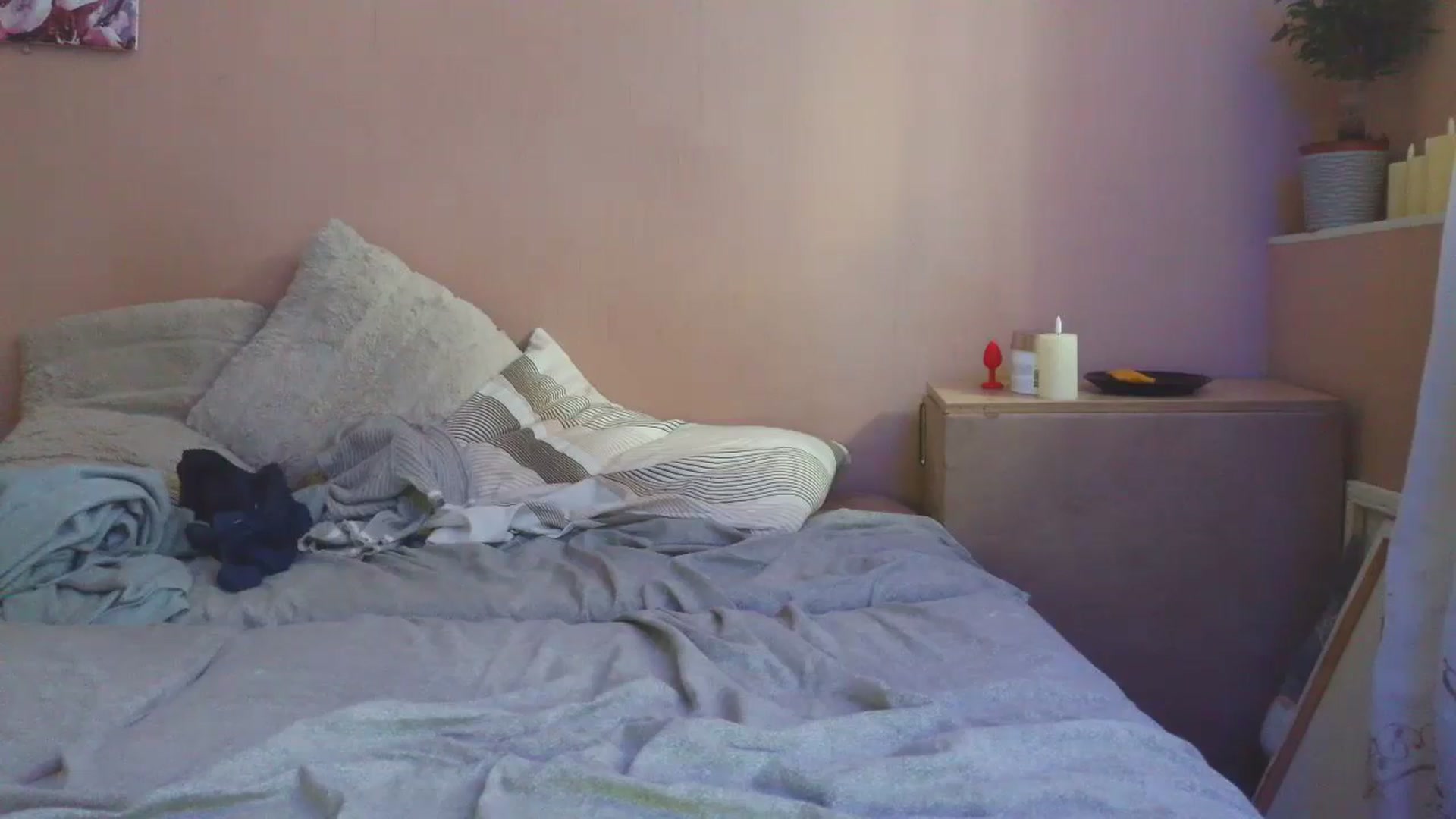 Gallery image thumbnail from HaleyReed's myfreecams stream on, 04/17/2025, 14:09 image 16 of 20
