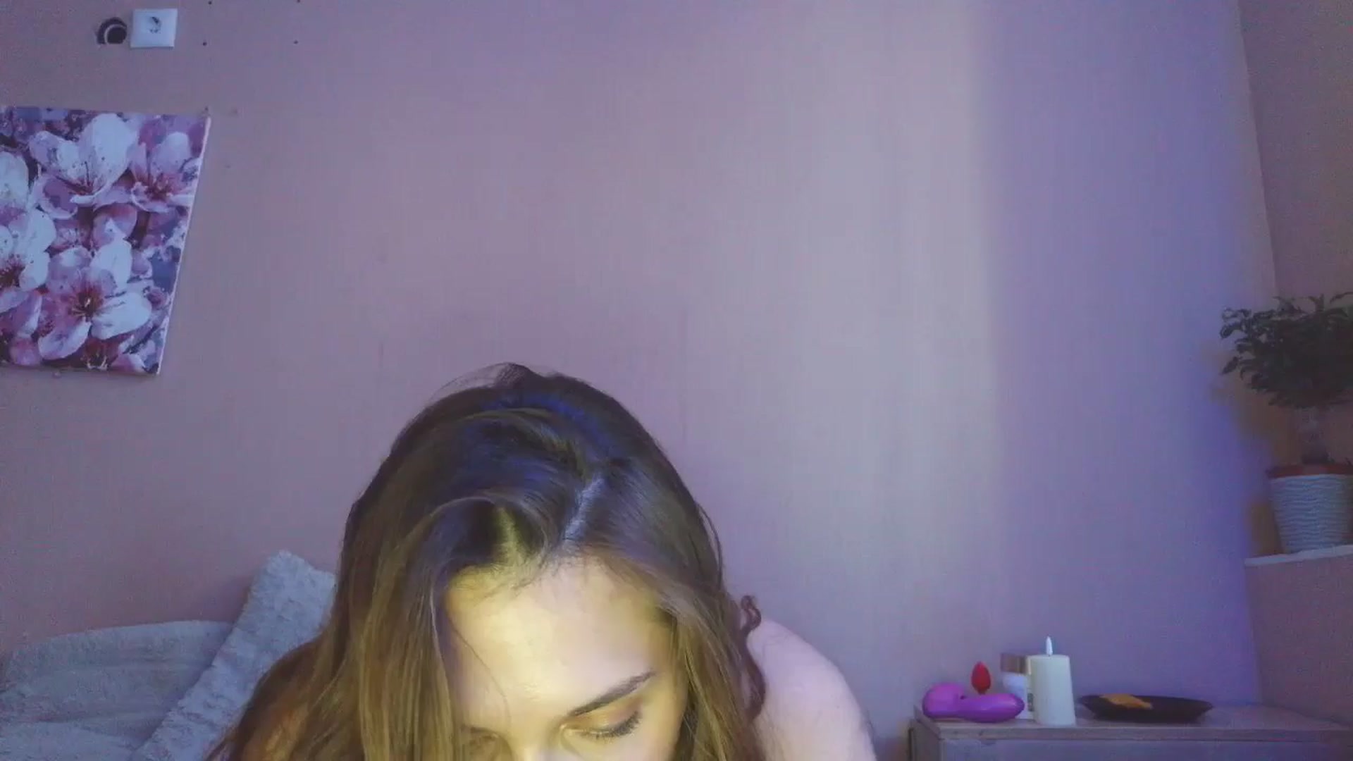 Gallery image thumbnail from HaleyReed's myfreecams stream on, 04/17/2025, 15:19 image 1 of 20