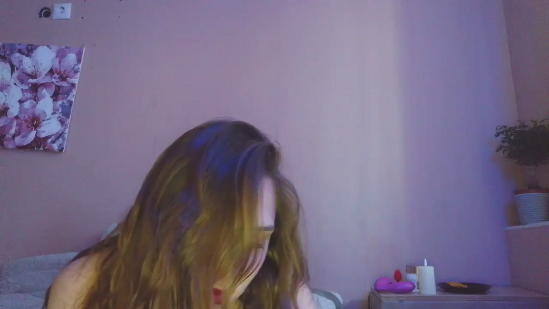 Gallery image thumbnail from HaleyReed's myfreecams stream on, 04/17/2025, 15:19 image 2 of 20