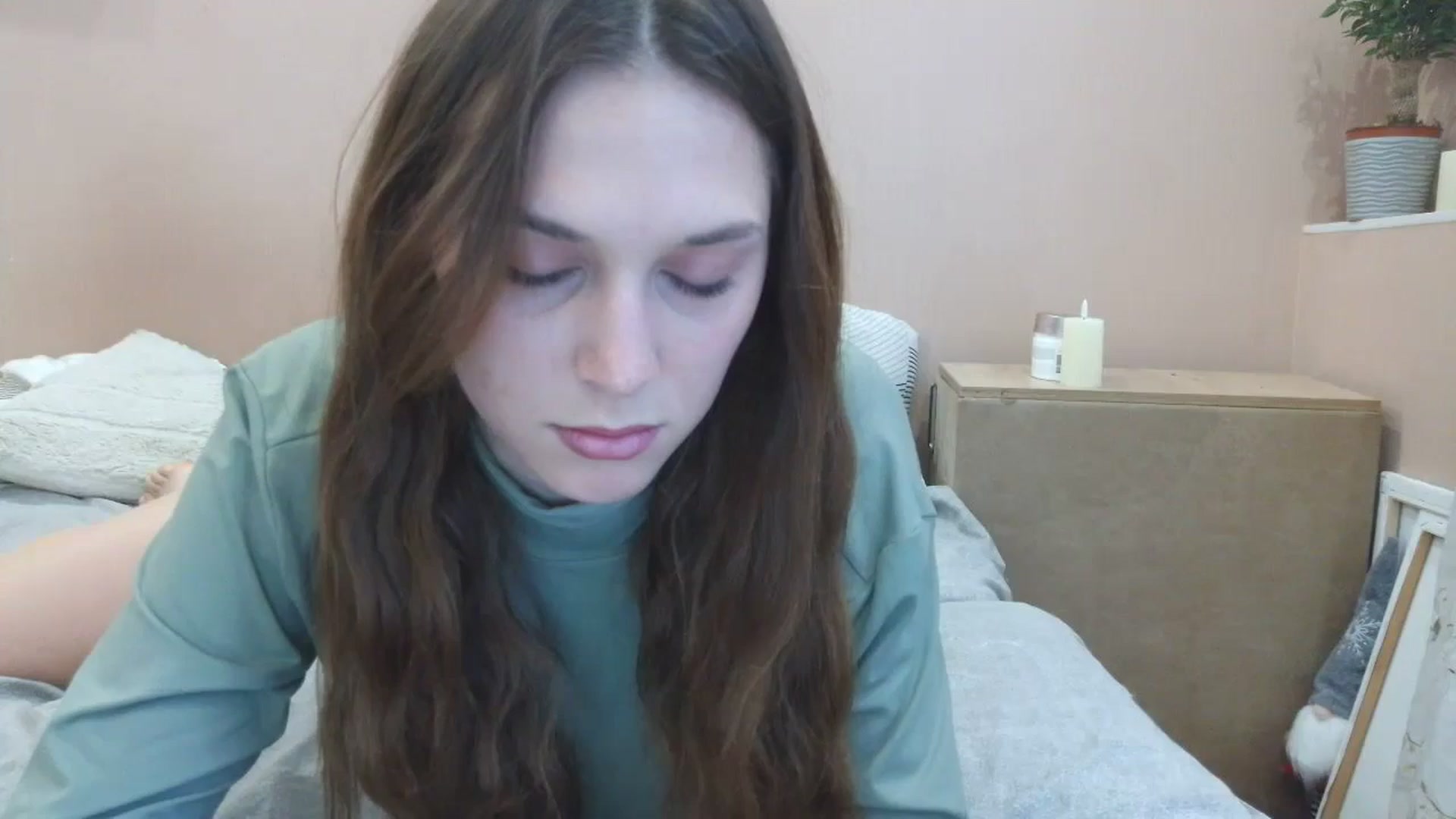 Gallery image thumbnail from HaleyReed's myfreecams stream on, 04/18/2025, 11:33 image 19 of 20