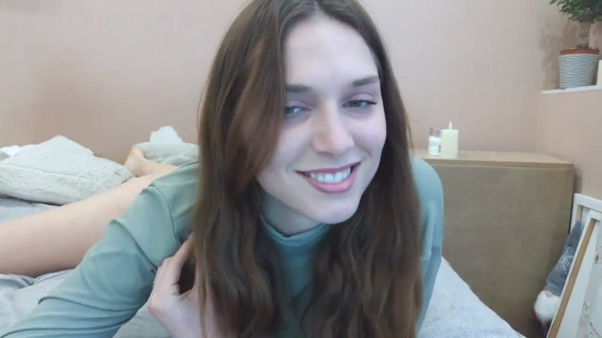 Gallery image thumbnail from HaleyReed's myfreecams stream on, 04/18/2025, 11:33 image 18 of 20