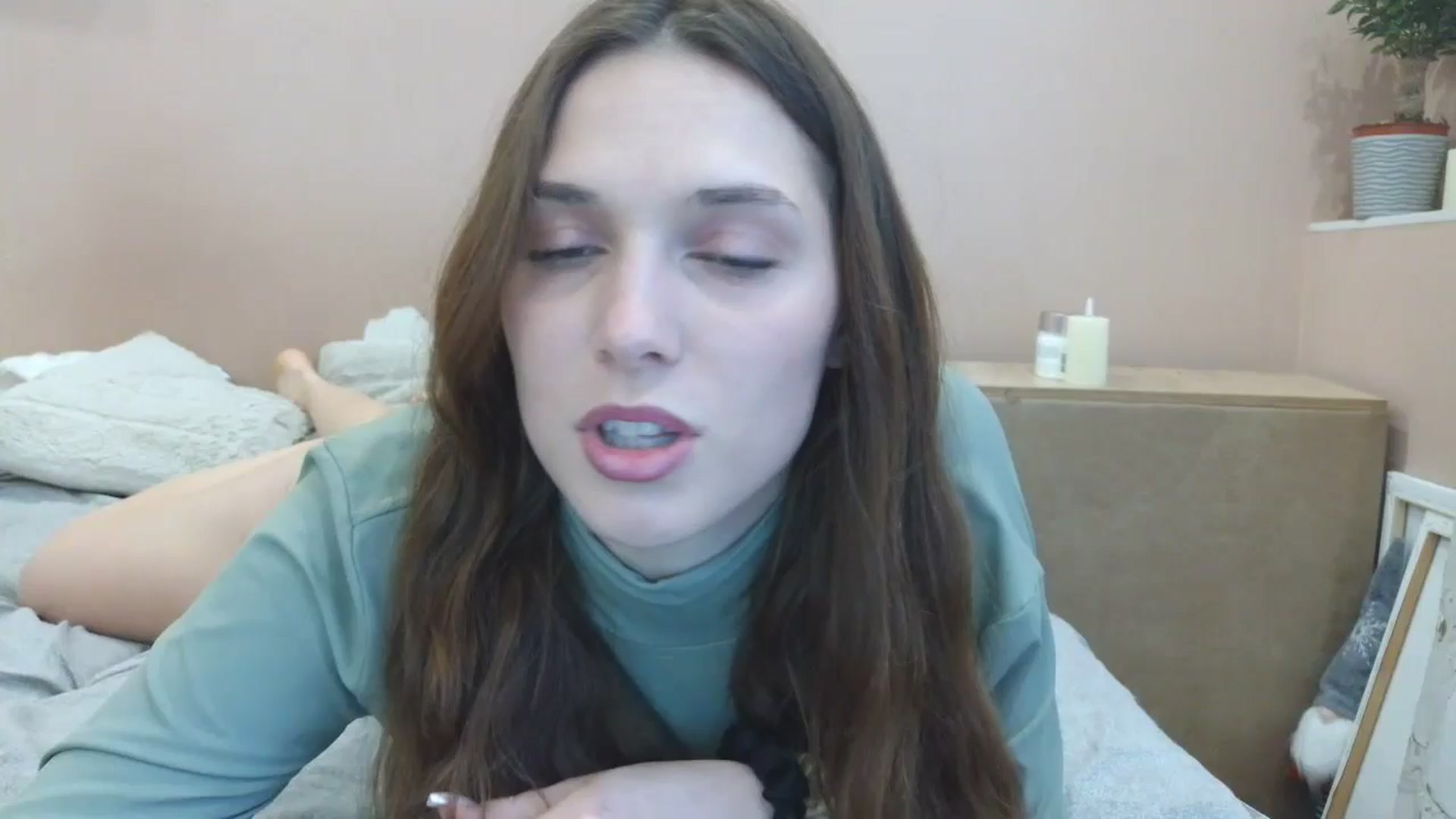 Gallery image thumbnail from HaleyReed's myfreecams stream on, 04/18/2025, 11:33 image 17 of 20