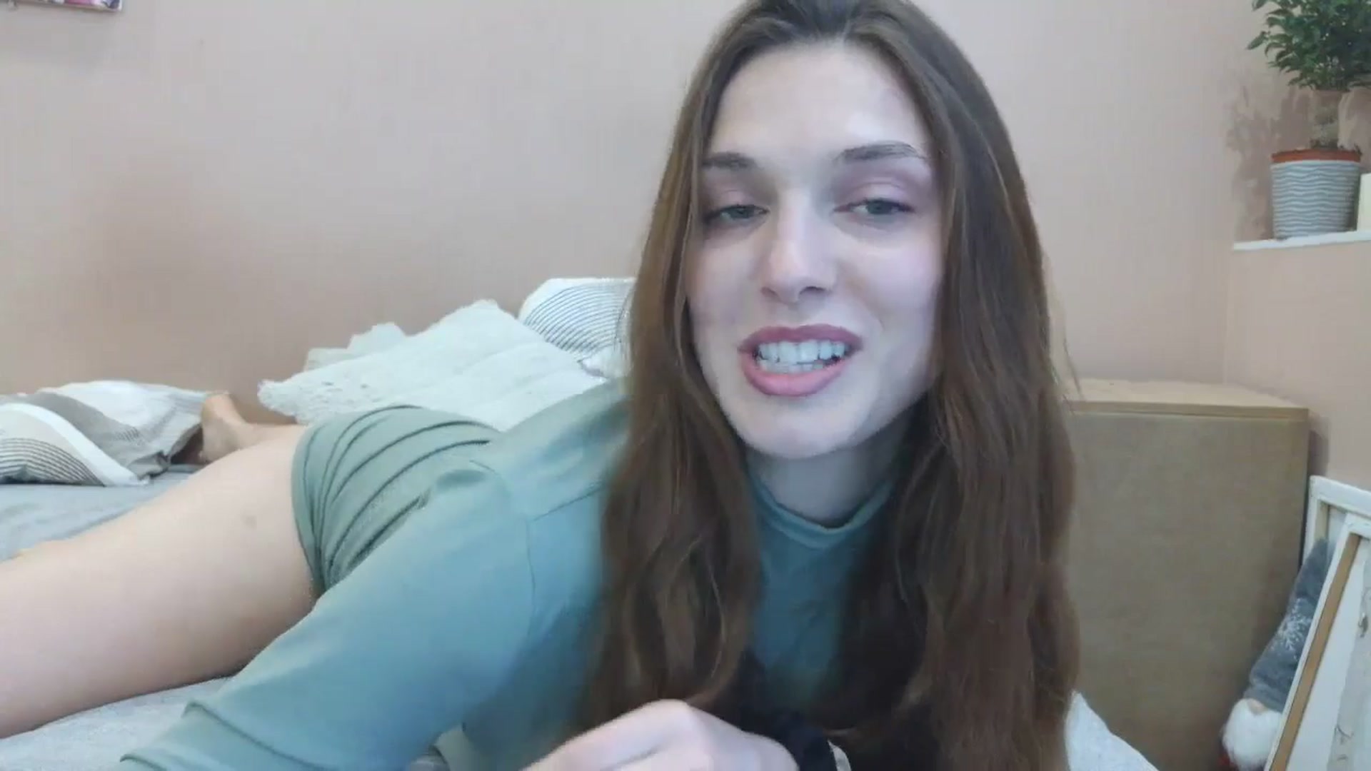 Gallery image thumbnail from HaleyReed's myfreecams stream on, 04/18/2025, 12:01 image 17 of 20