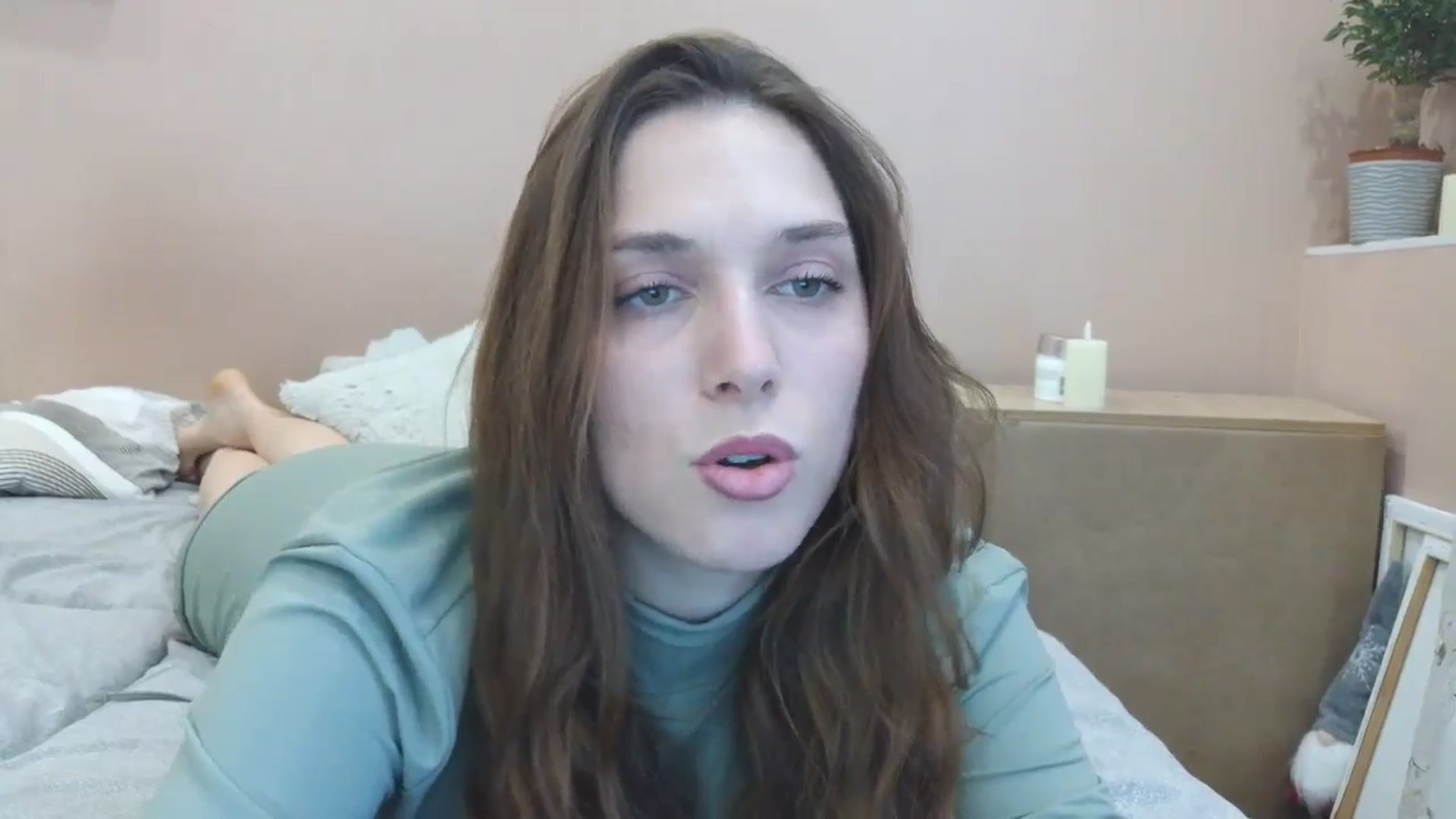 Gallery image thumbnail from HaleyReed's myfreecams stream on, 04/18/2025, 12:01 image 15 of 20
