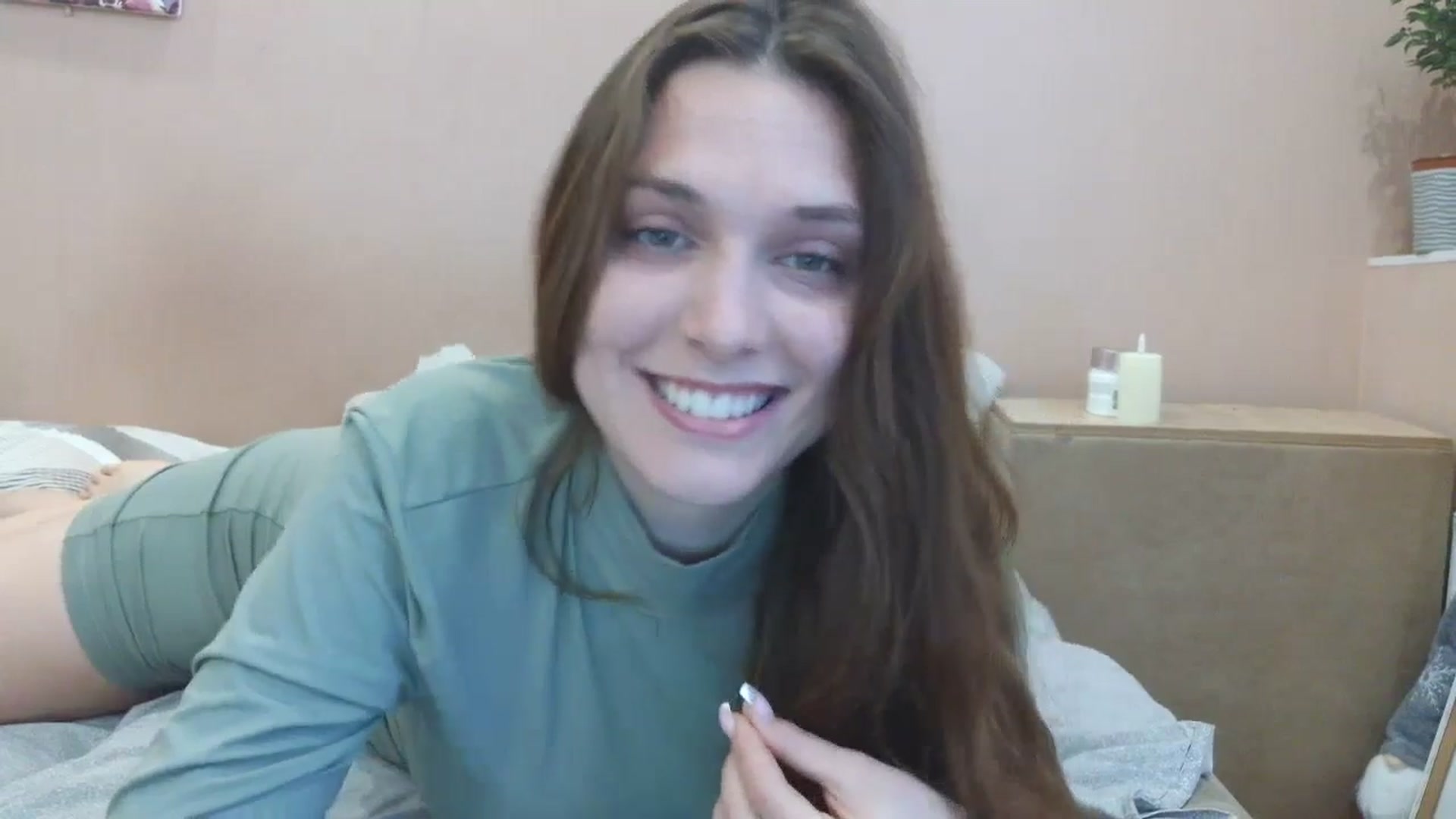 Gallery image thumbnail from HaleyReed's myfreecams stream on, 04/18/2025, 13:02 image 20 of 20