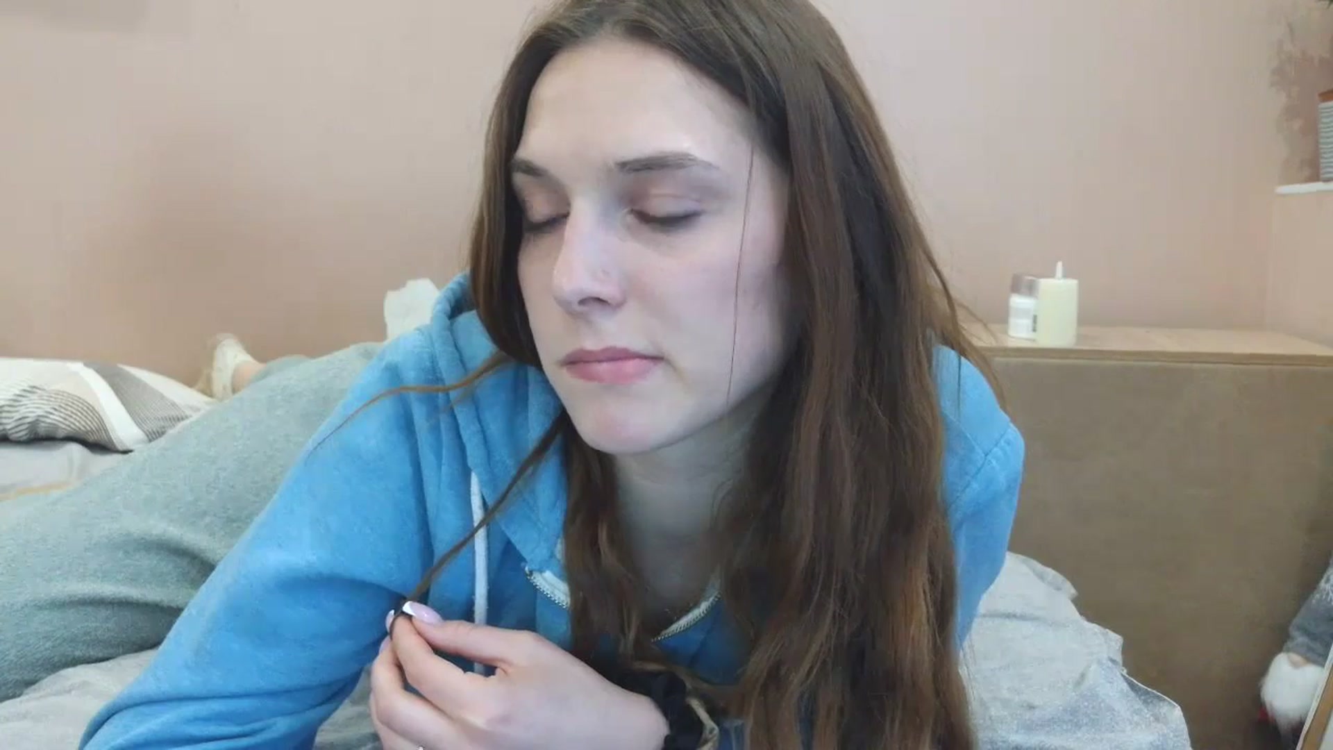 Gallery image thumbnail from HaleyReed's myfreecams stream on, 04/18/2025, 14:26 image 17 of 20