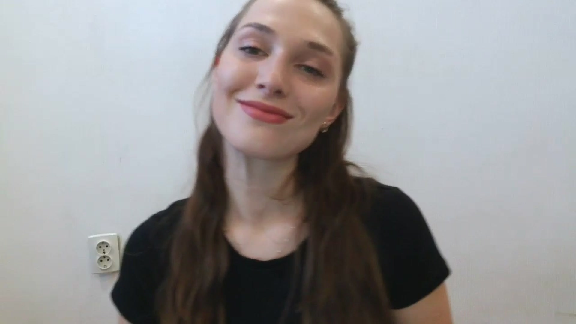 Gallery image thumbnail from HaleyReed's myfreecams stream on, 04/20/2025, 11:08 image 7 of 20