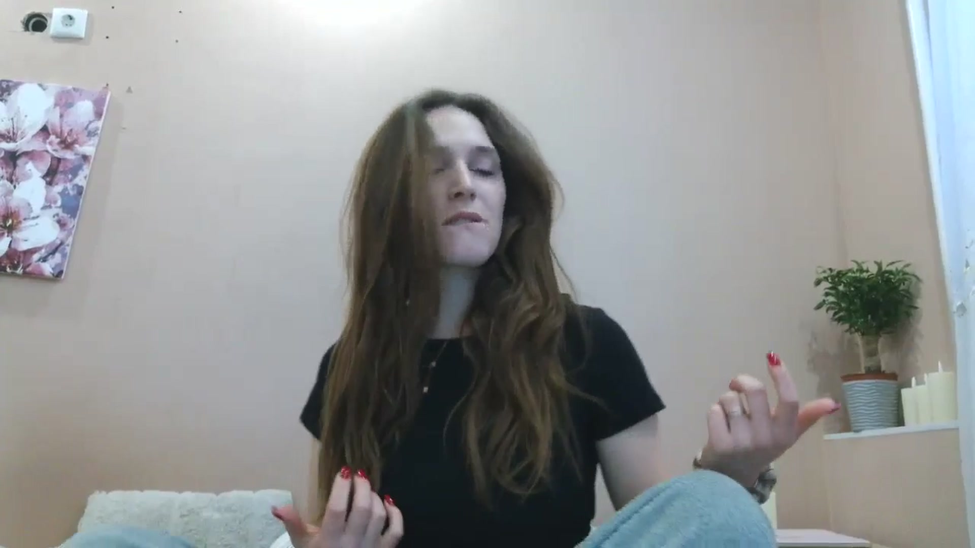 Gallery image thumbnail from HaleyReed's myfreecams stream on, 04/20/2025, 14:40 image 12 of 20
