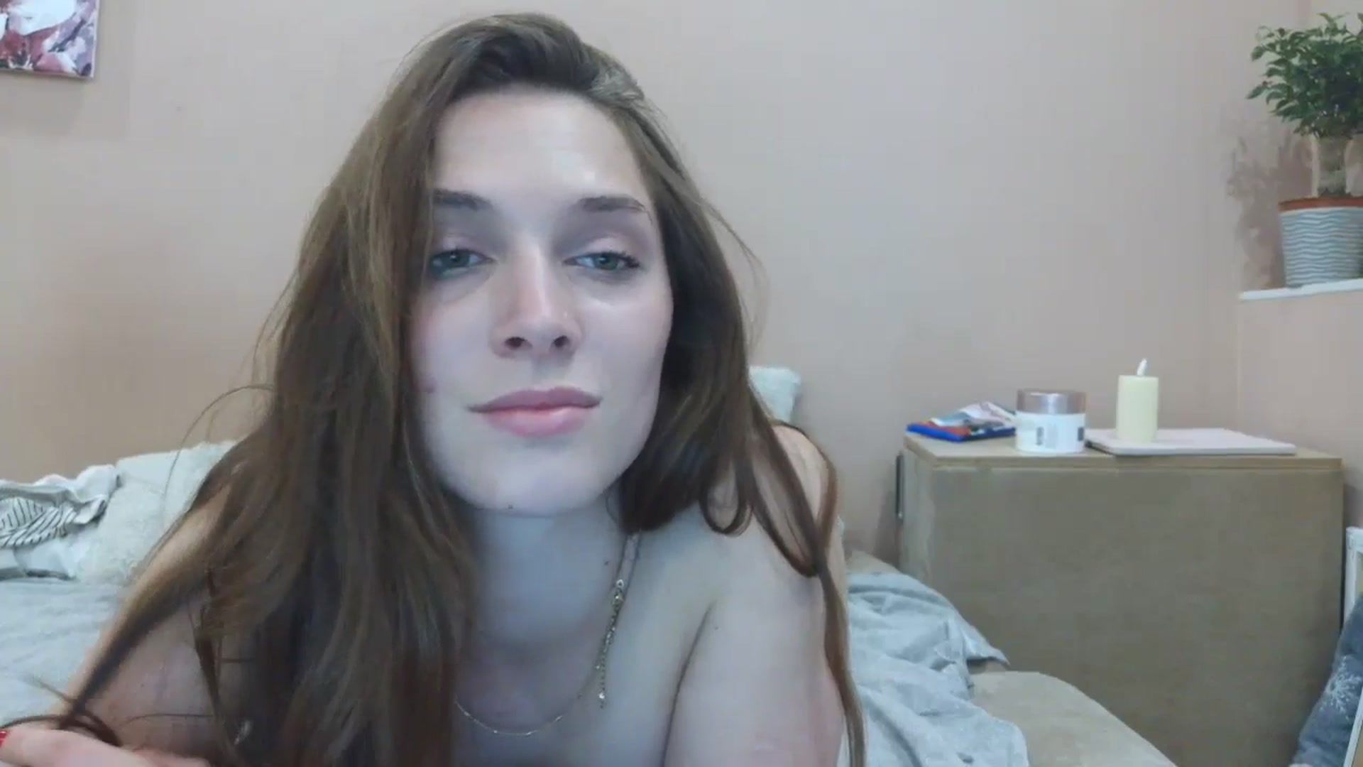 Gallery image thumbnail from HaleyReed's myfreecams stream on, 04/20/2025, 16:25 image 17 of 20