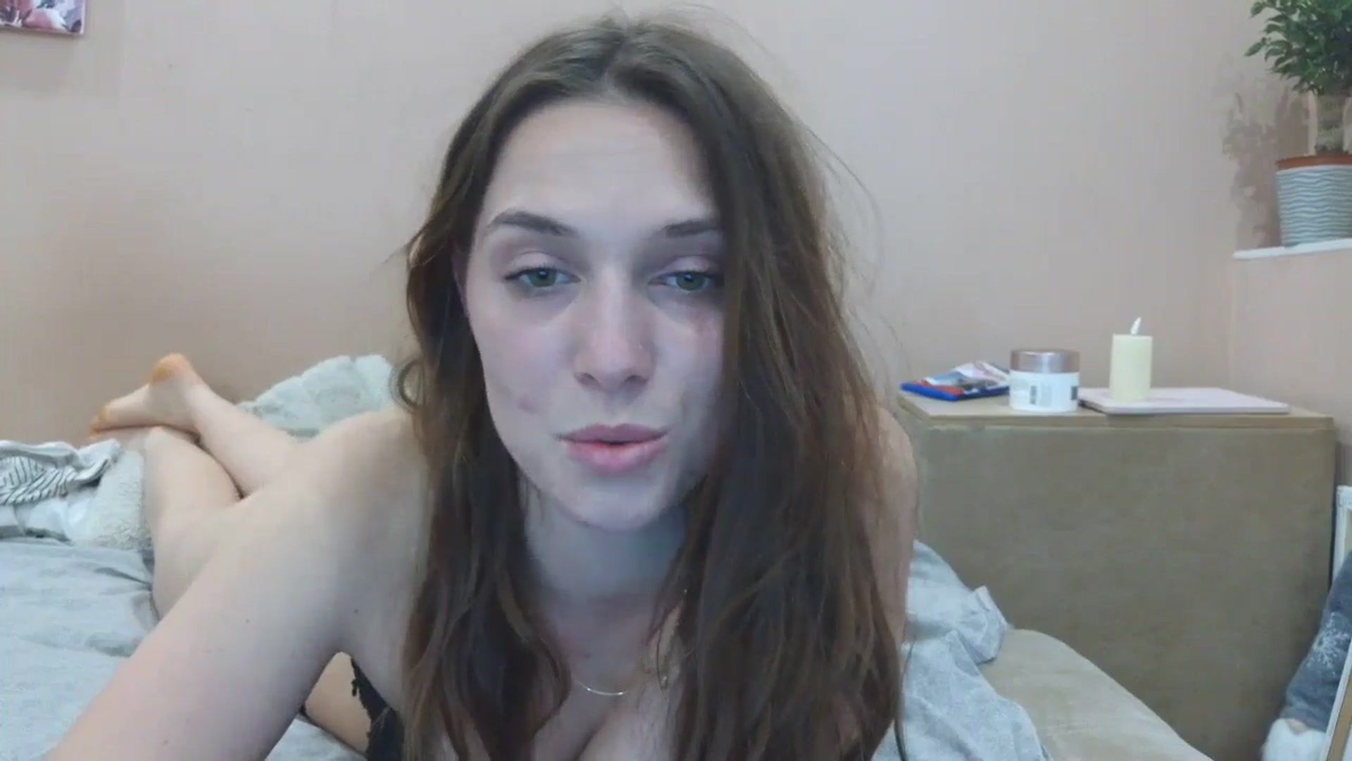 Gallery image thumbnail from HaleyReed's myfreecams stream on, 04/20/2025, 16:25 image 15 of 20