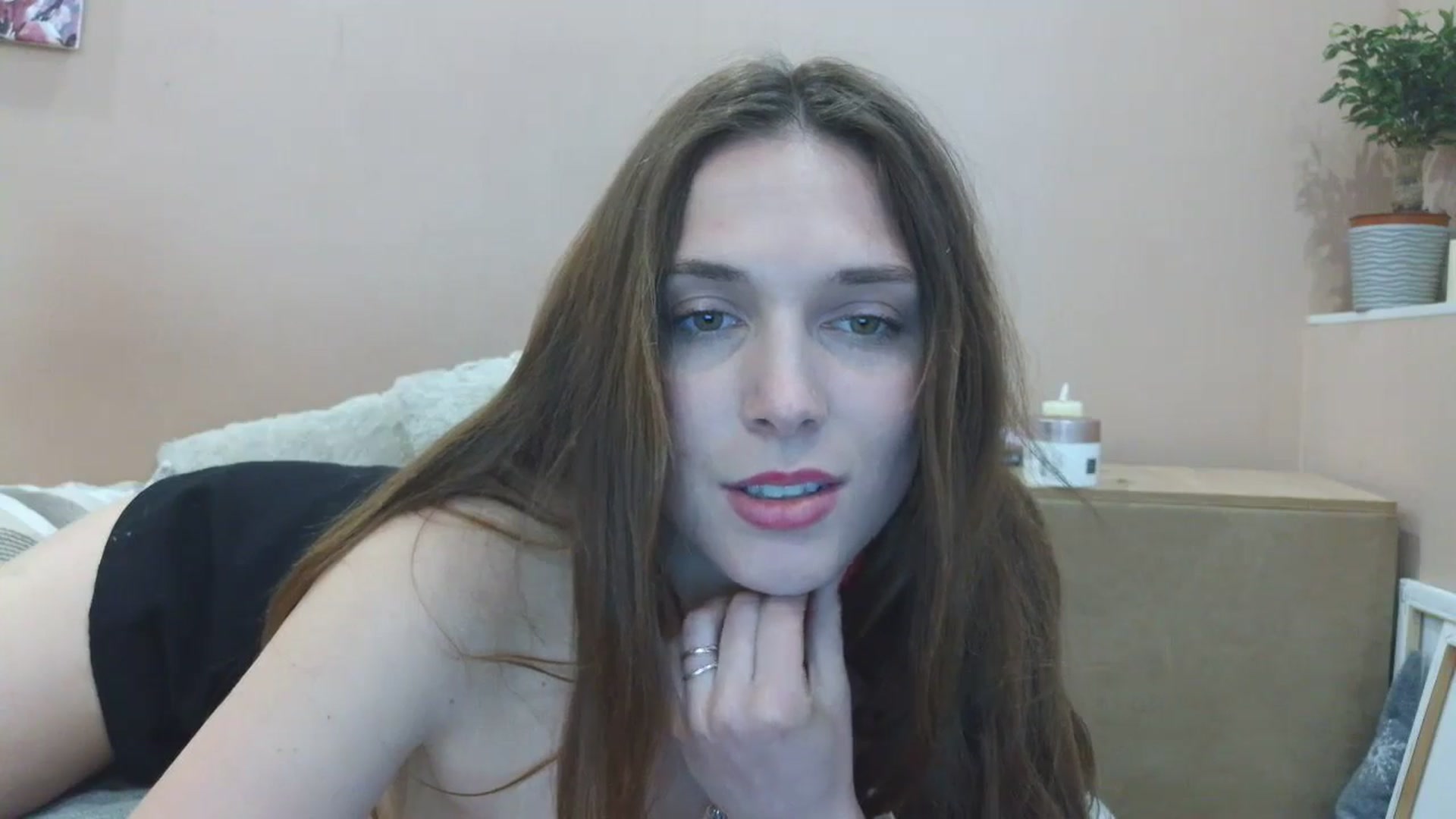 Gallery image thumbnail from HaleyReed's myfreecams stream on, 04/21/2025, 16:02 image 13 of 20