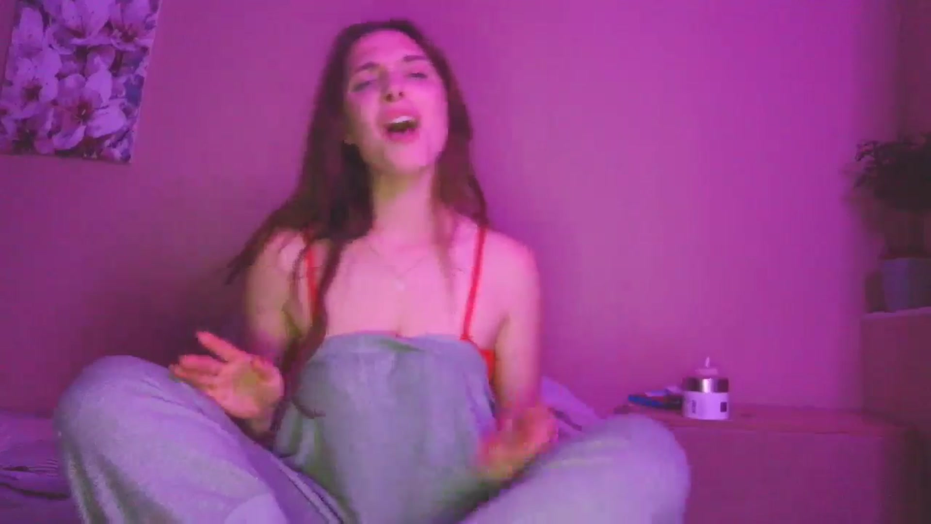 Gallery image thumbnail from HaleyReed's myfreecams stream on, 04/21/2025, 17:35 image 2 of 20