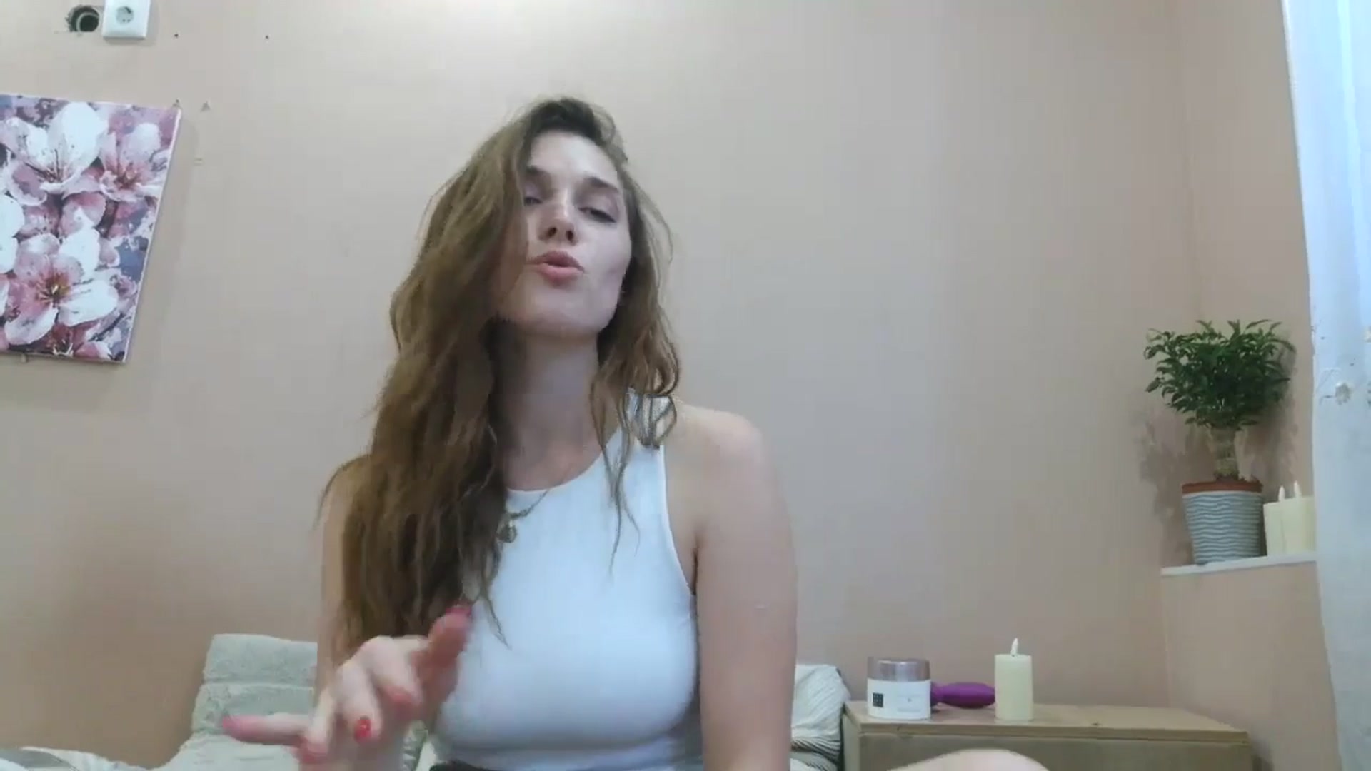 Gallery image thumbnail from HaleyReed's myfreecams stream on, 04/24/2025, 12:59 image 16 of 20