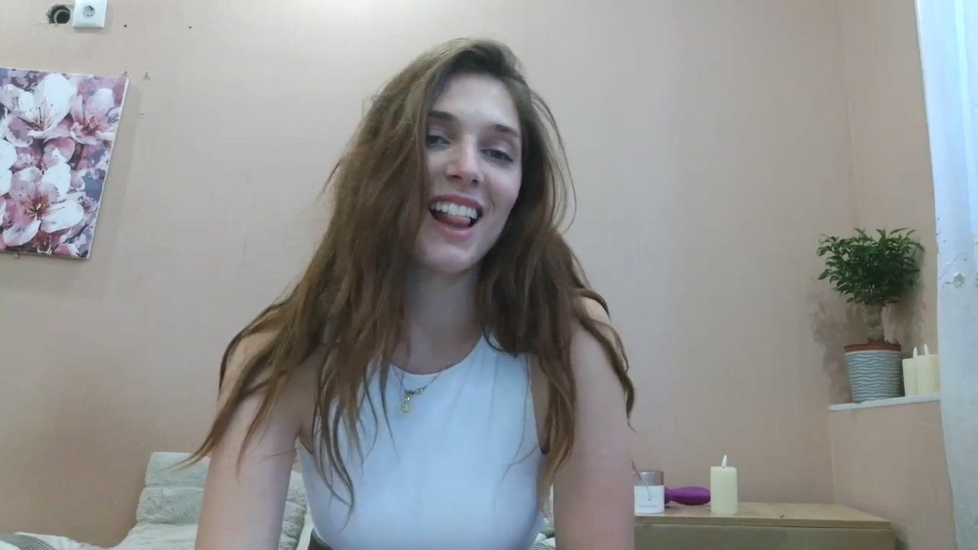 Gallery image thumbnail from HaleyReed's myfreecams stream on, 04/24/2025, 12:59 image 17 of 20