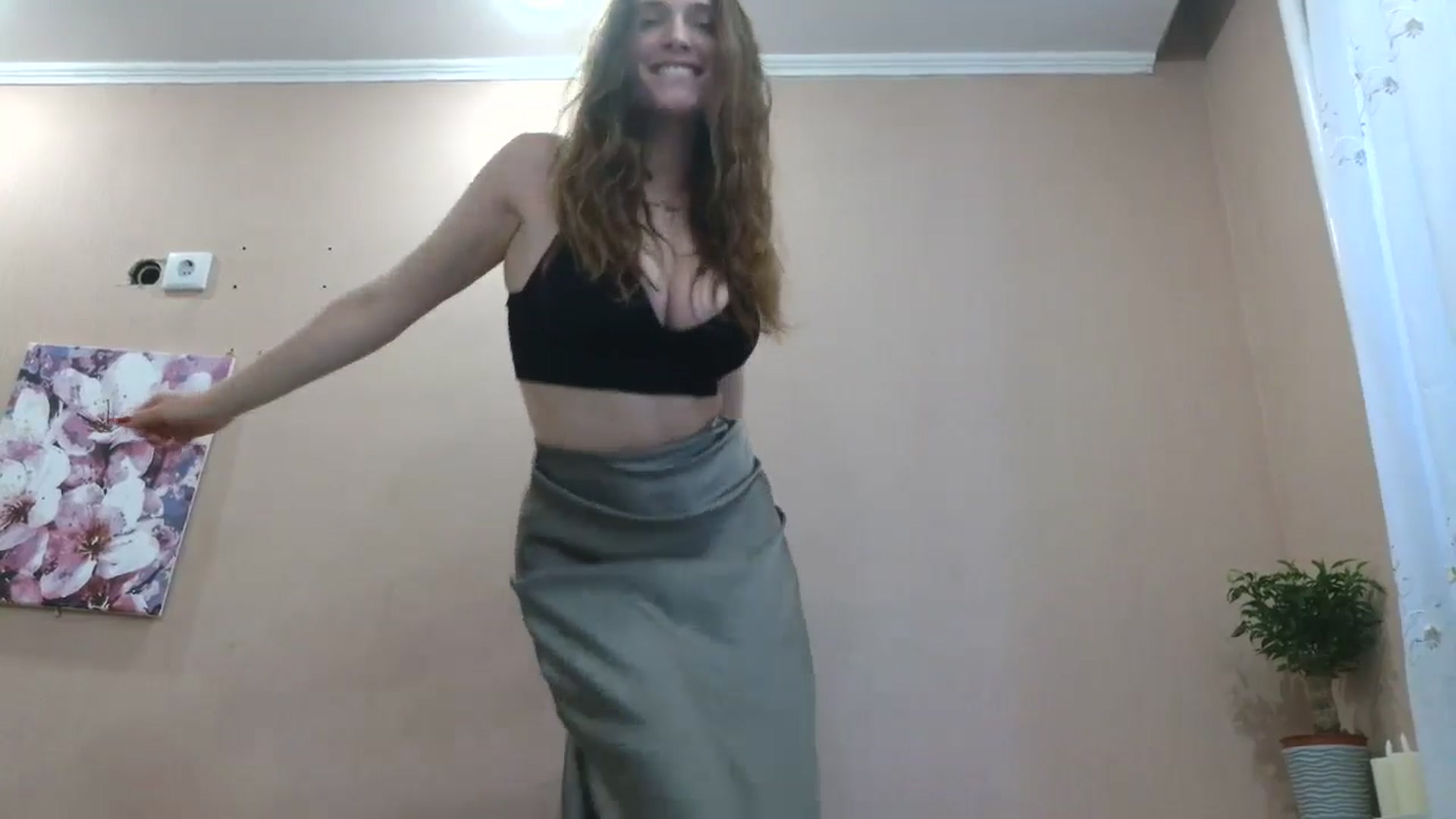 Gallery image thumbnail from HaleyReed's myfreecams stream on, 04/24/2025, 13:41 image 7 of 20