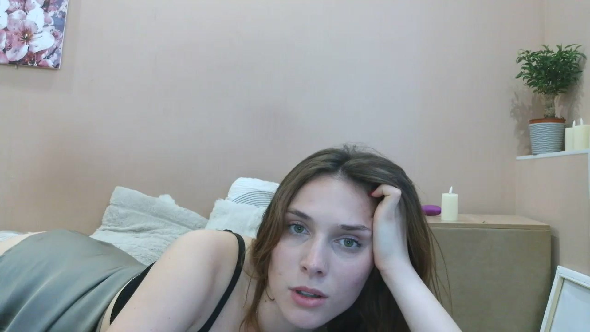 Gallery image thumbnail from HaleyReed's myfreecams stream on, 04/24/2025, 13:41 image 19 of 20