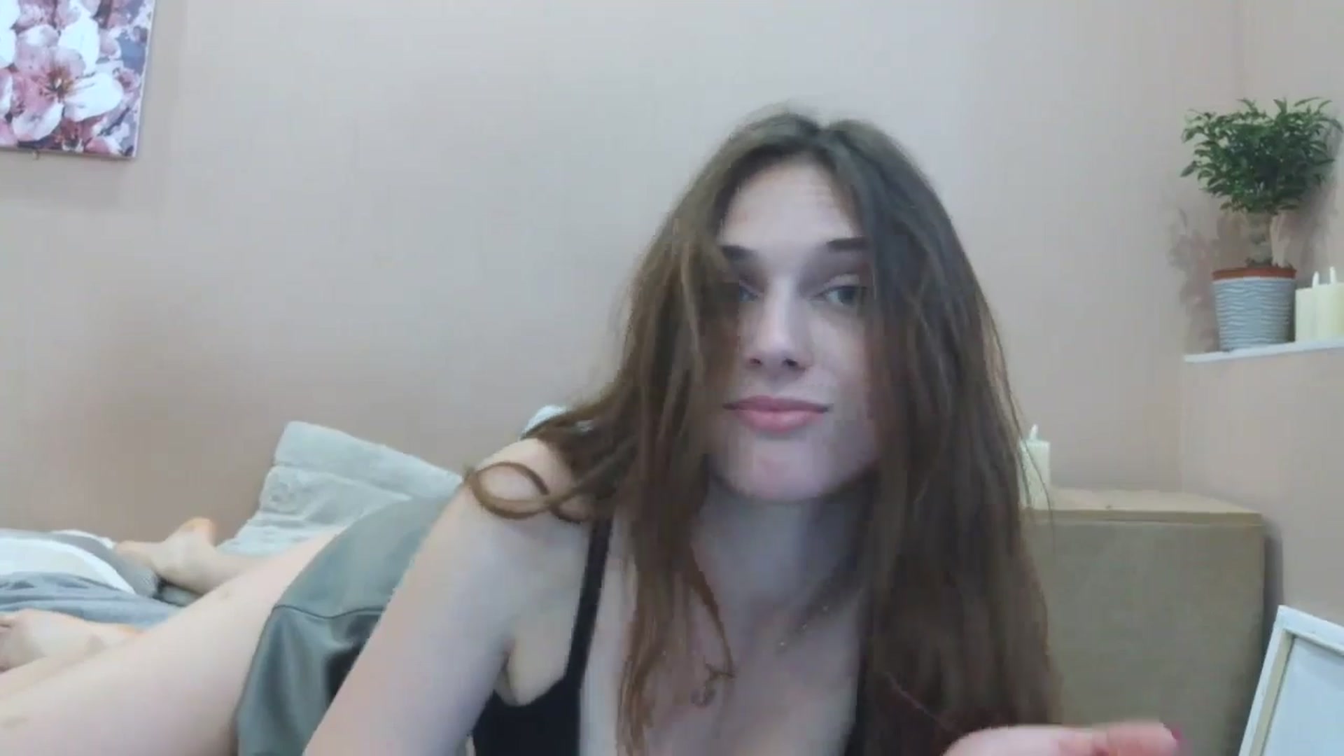 Gallery image thumbnail from HaleyReed's myfreecams stream on, 04/24/2025, 13:41 image 13 of 20