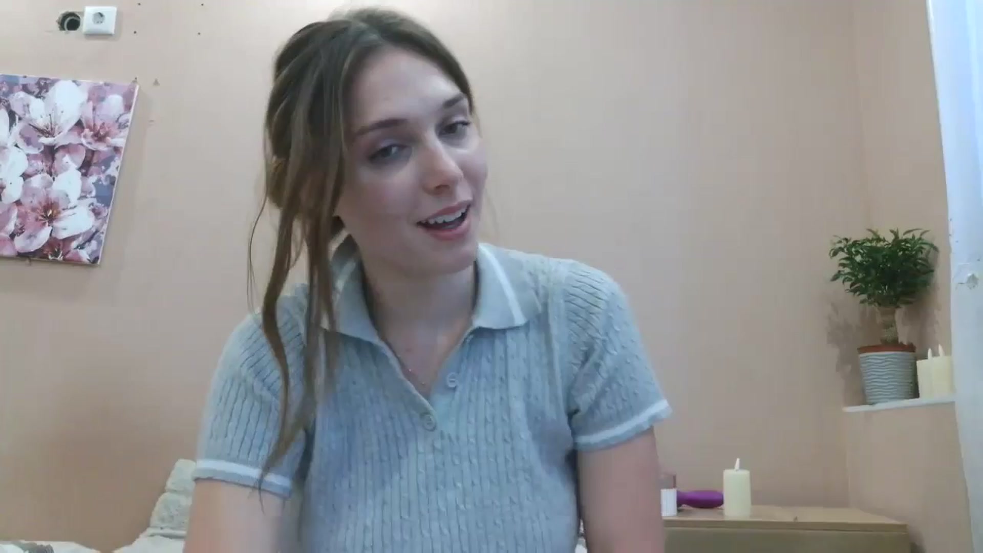 Gallery image thumbnail from HaleyReed's myfreecams stream on, 04/24/2025, 17:17 image 1 of 20