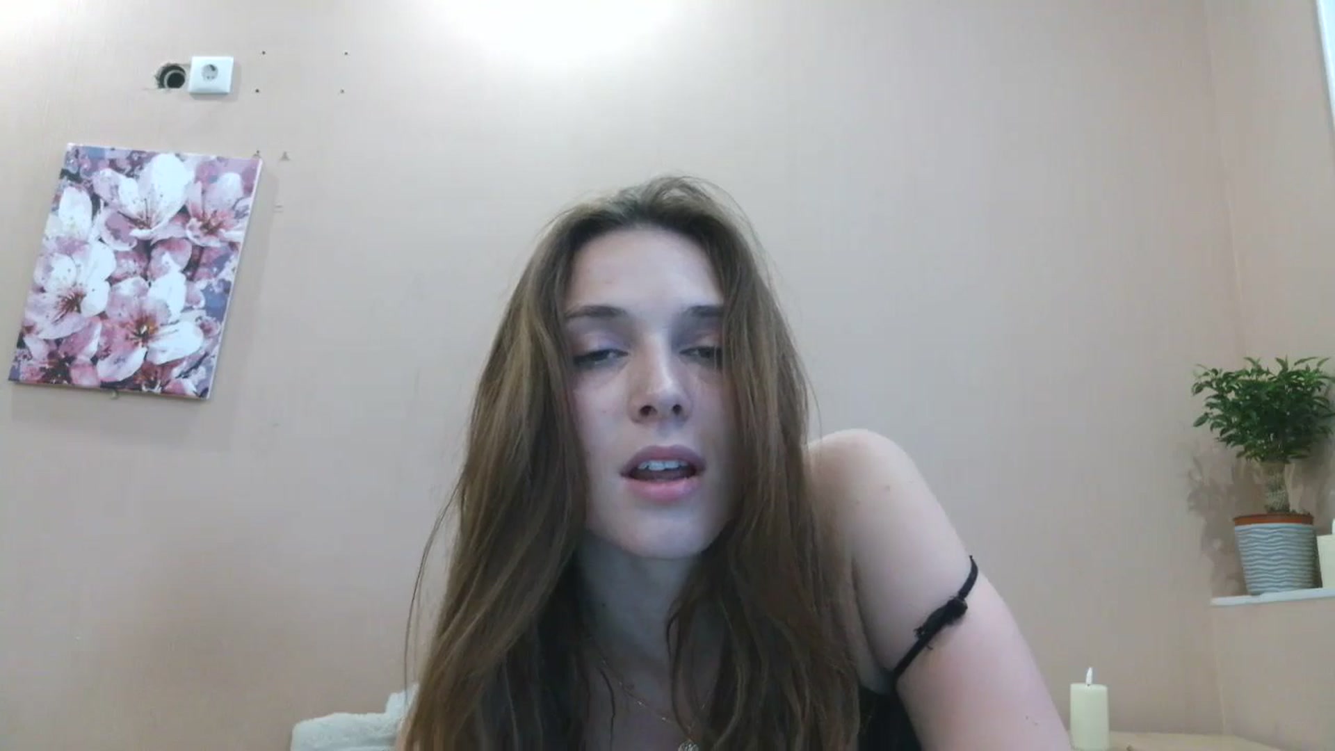 Gallery image thumbnail from HaleyReed's myfreecams stream on, 04/25/2025, 13:43 image 19 of 20