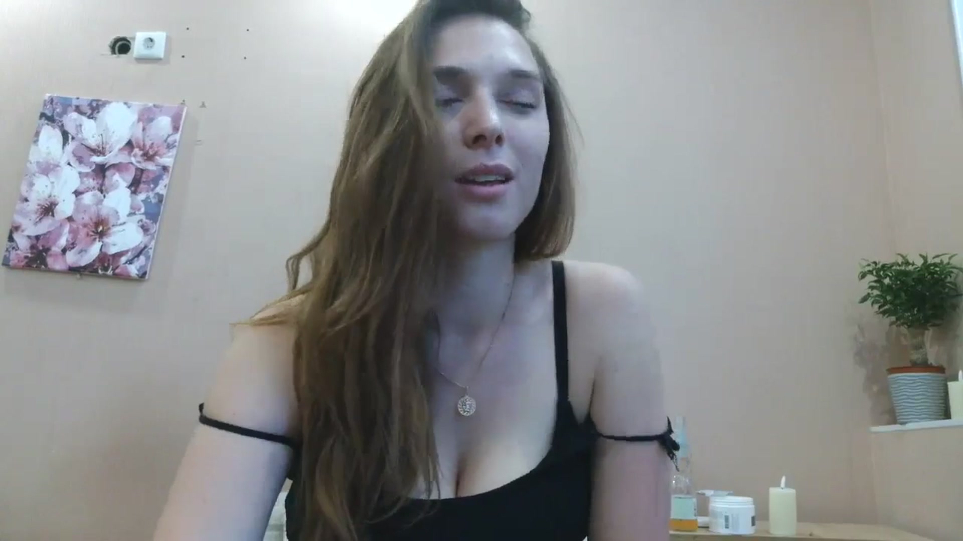 Gallery image thumbnail from HaleyReed's myfreecams stream on, 04/25/2025, 13:43 image 15 of 20