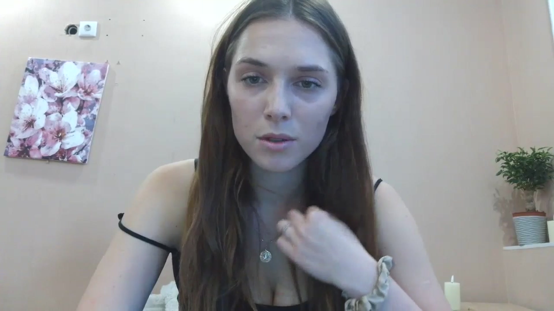 Gallery image thumbnail from HaleyReed's myfreecams stream on, 04/25/2025, 13:43 image 9 of 20