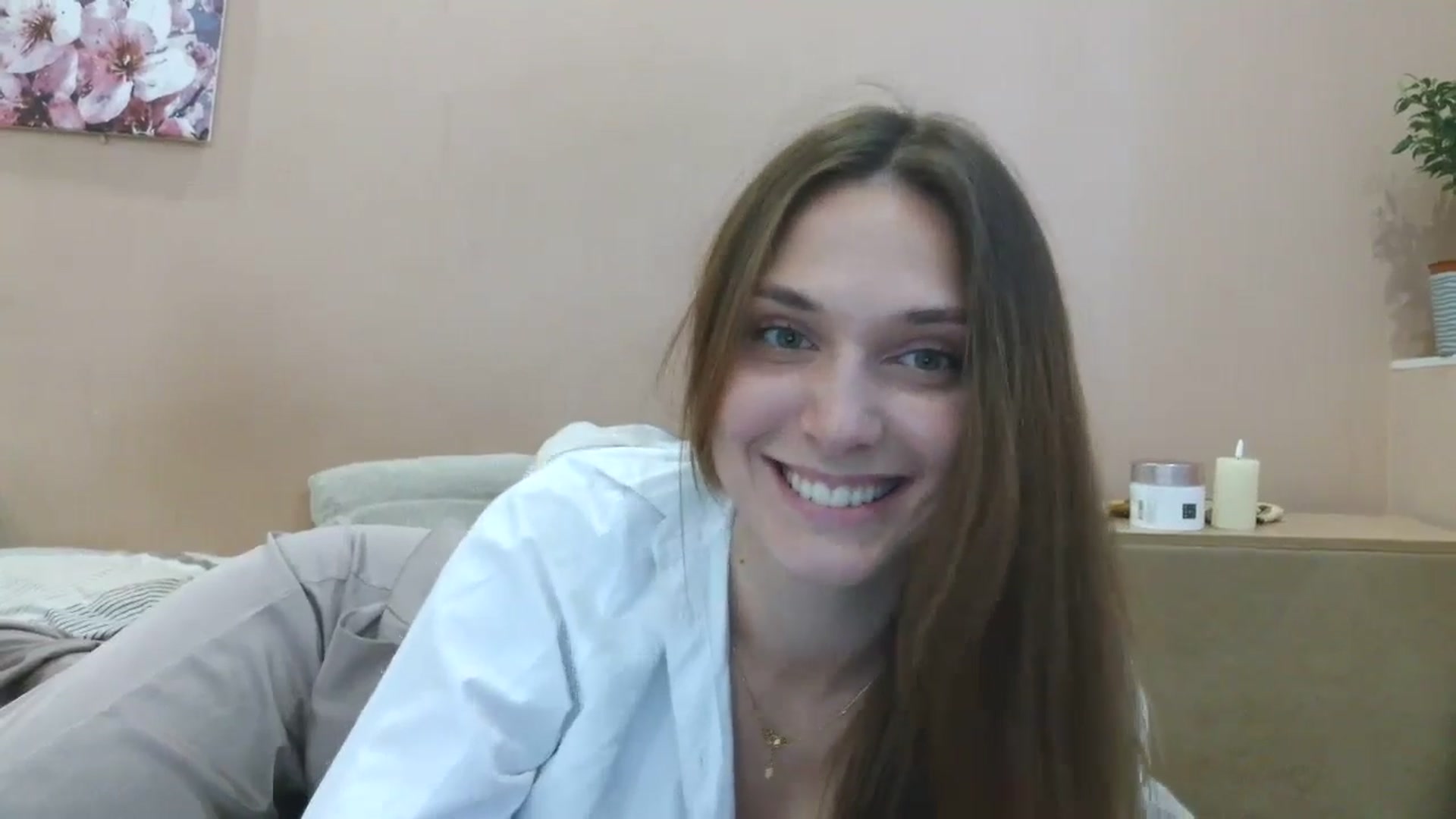 Gallery image thumbnail from HaleyReed's myfreecams stream on, 04/27/2025, 14:33 image 19 of 20