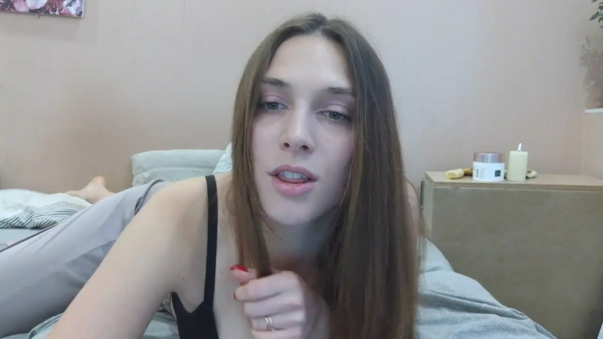 Gallery image thumbnail from HaleyReed's myfreecams stream on, 04/27/2025, 14:33 image 10 of 20