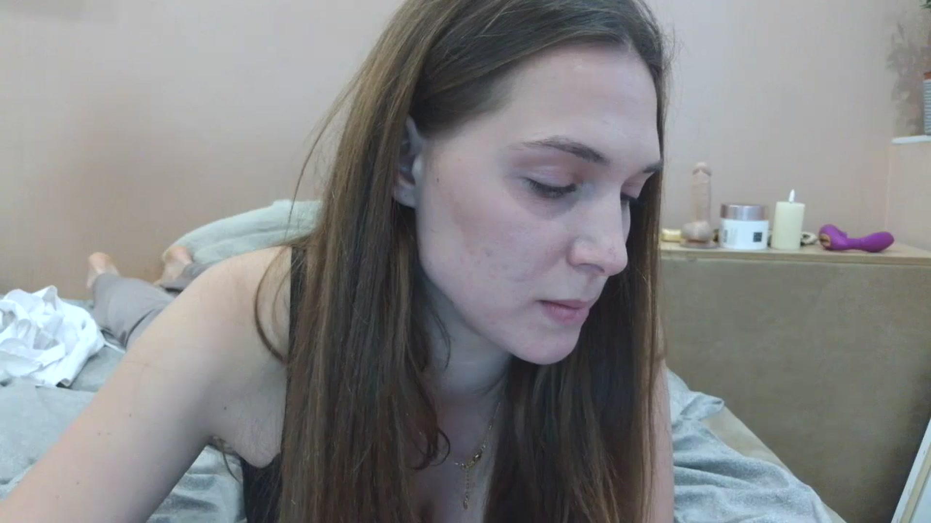 Gallery image thumbnail from HaleyReed's myfreecams stream on, 04/27/2025, 15:32 image 13 of 20