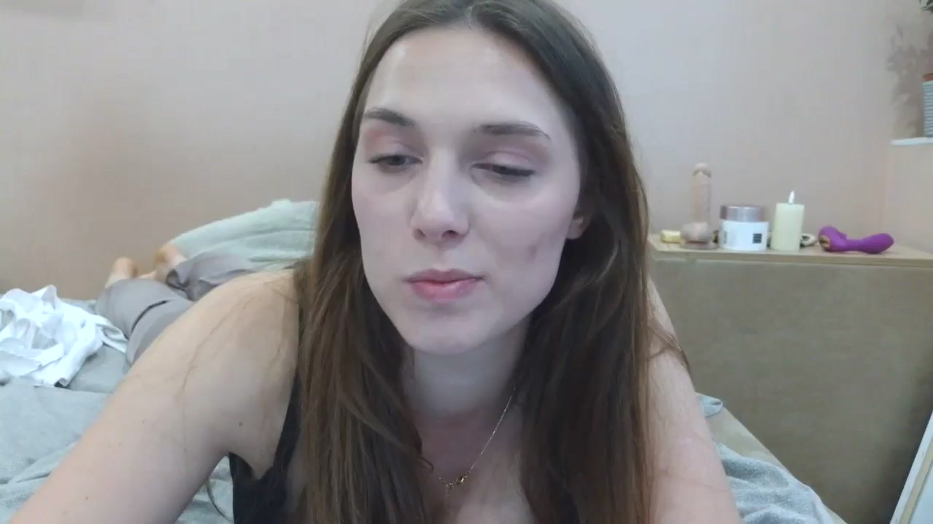 Gallery image thumbnail from HaleyReed's myfreecams stream on, 04/27/2025, 15:32 image 8 of 20