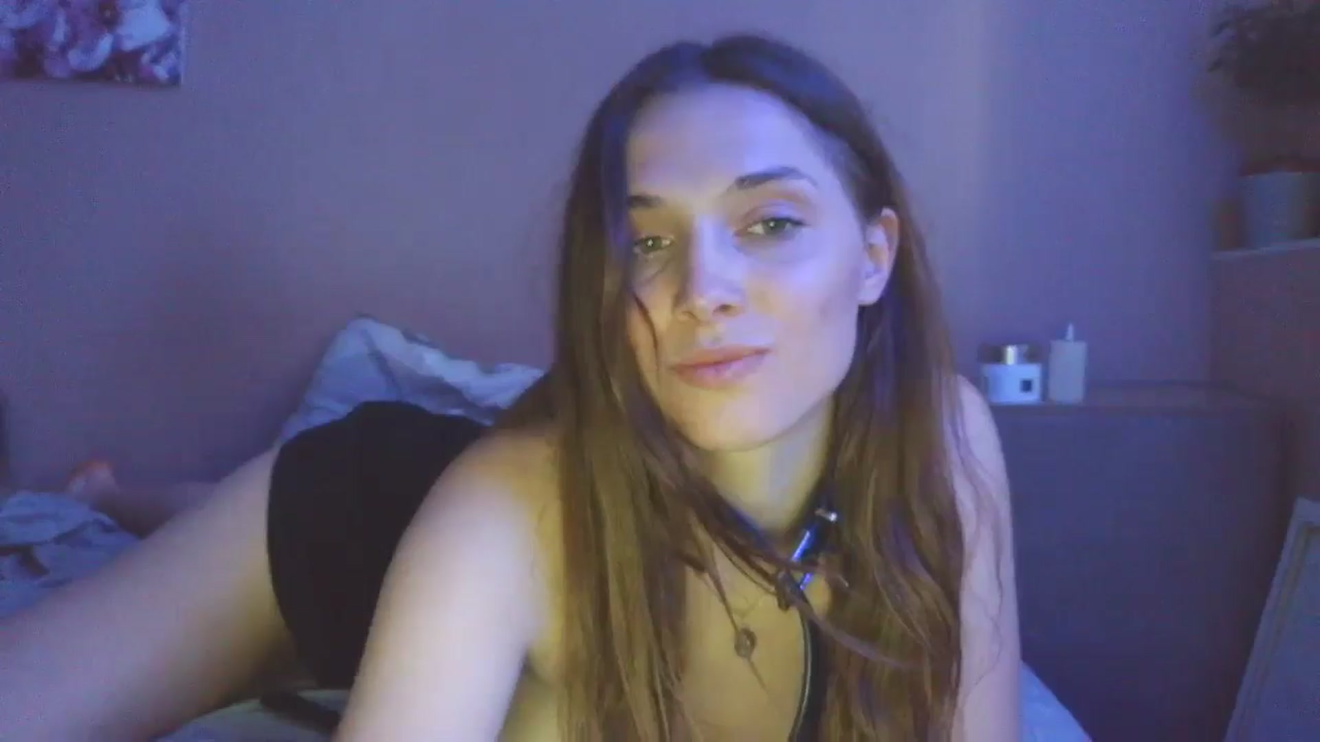 Gallery image thumbnail from HaleyReed's myfreecams stream on, 04/28/2025, 17:18 image 13 of 20