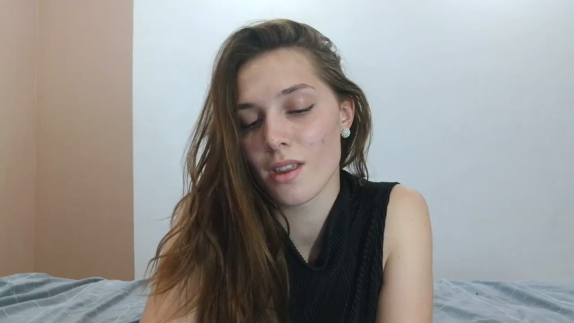 Gallery image thumbnail from HaleyReed's myfreecams stream on, 05/01/2025, 12:05 image 16 of 20