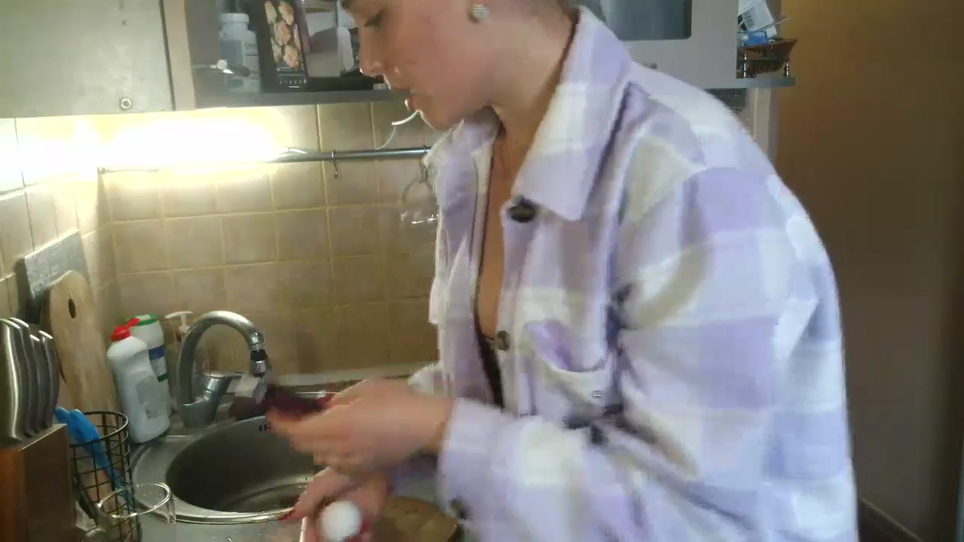 Gallery image thumbnail from HaleyReed's myfreecams stream on, 05/01/2025, 15:00 image 2 of 20