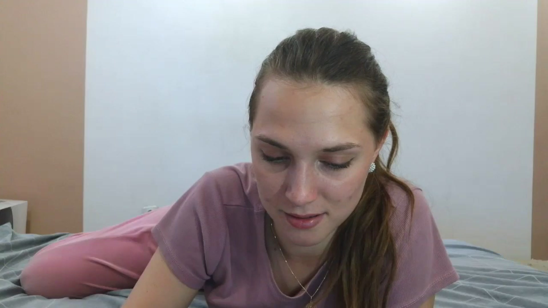 Gallery image thumbnail from HaleyReed's myfreecams stream on, 05/01/2025, 16:09 image 2 of 20
