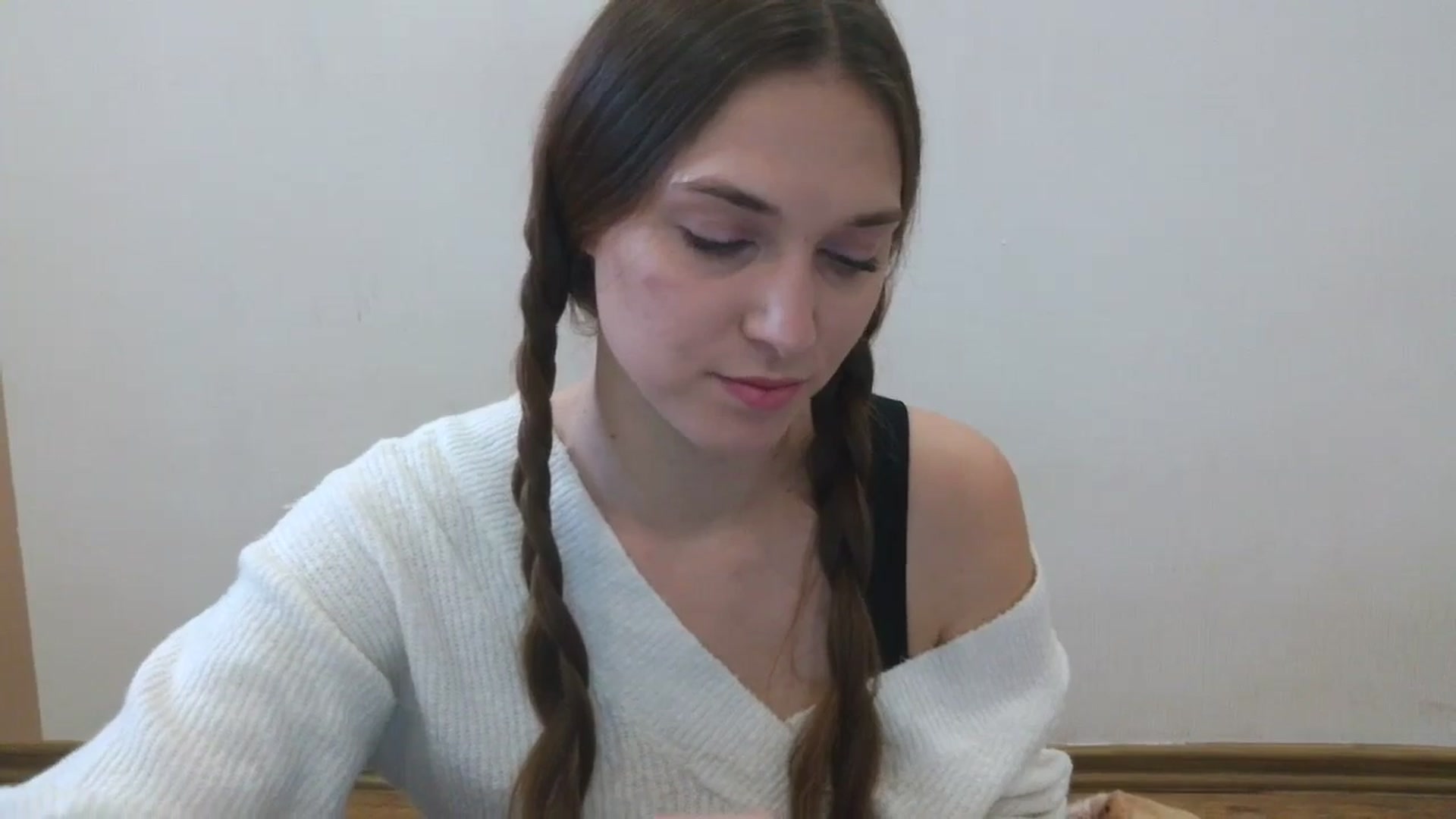 Gallery image thumbnail from HaleyReed's myfreecams stream on, 05/05/2025, 10:26 image 12 of 20