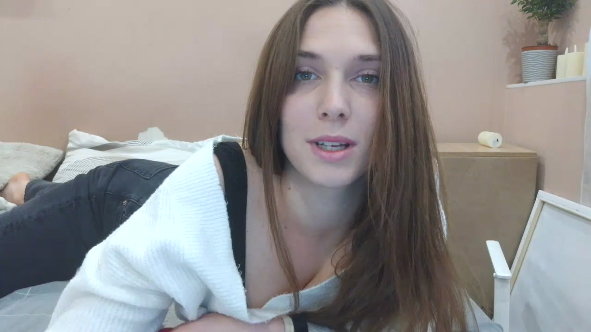 Gallery image thumbnail from HaleyReed's myfreecams stream on, 05/05/2025, 12:07 image 3 of 20