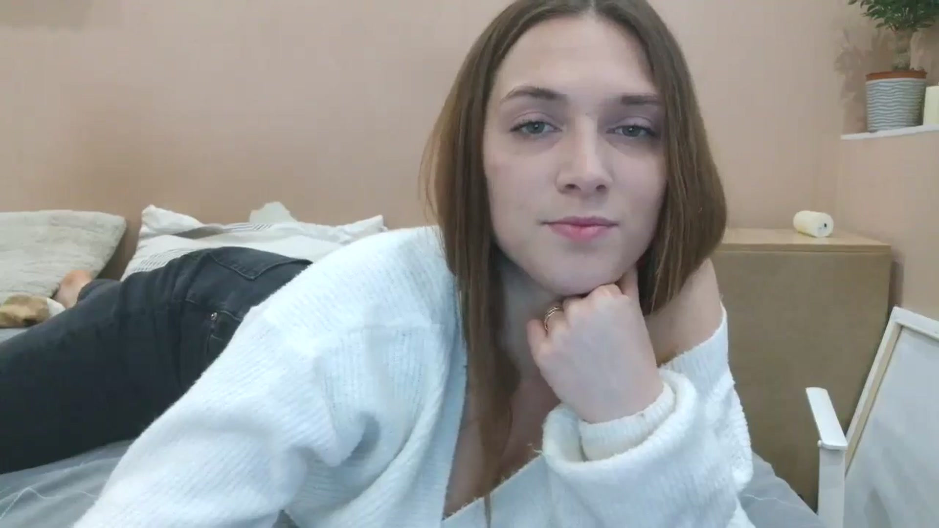 Gallery image thumbnail from HaleyReed's myfreecams stream on, 05/05/2025, 12:07 image 2 of 20