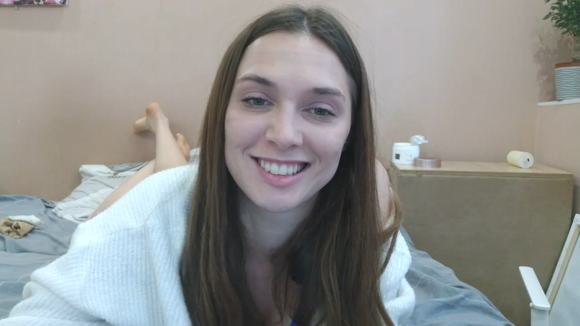 Gallery image thumbnail from HaleyReed's myfreecams stream on, 05/05/2025, 12:49 image 12 of 20